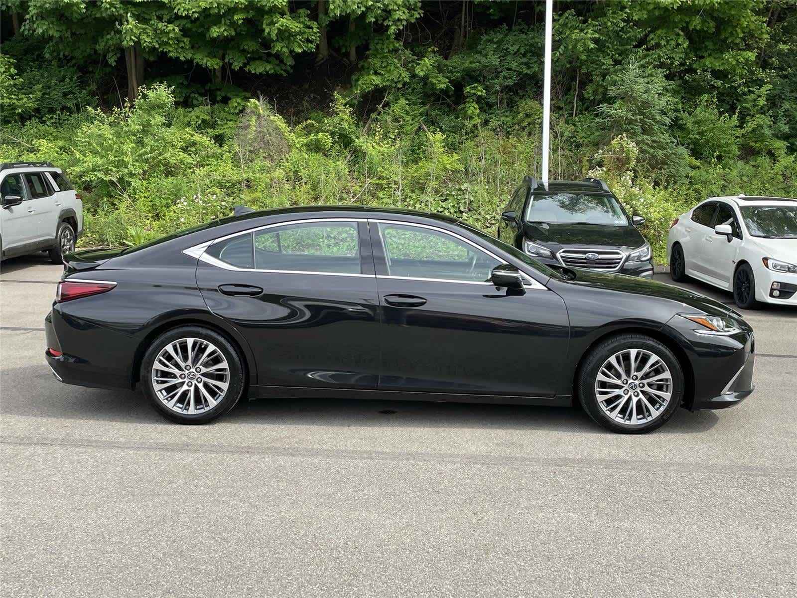 Thumbnail: 2020 Lexus ES - 6