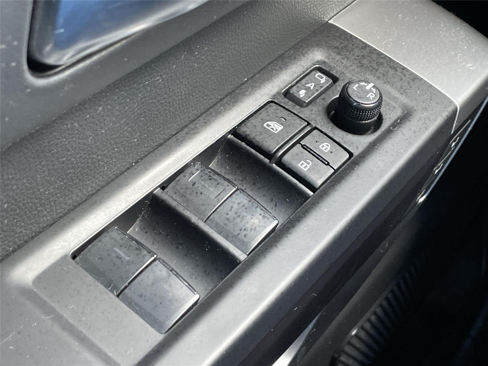 Thumbnail: 2024 Toyota Tundra - 27