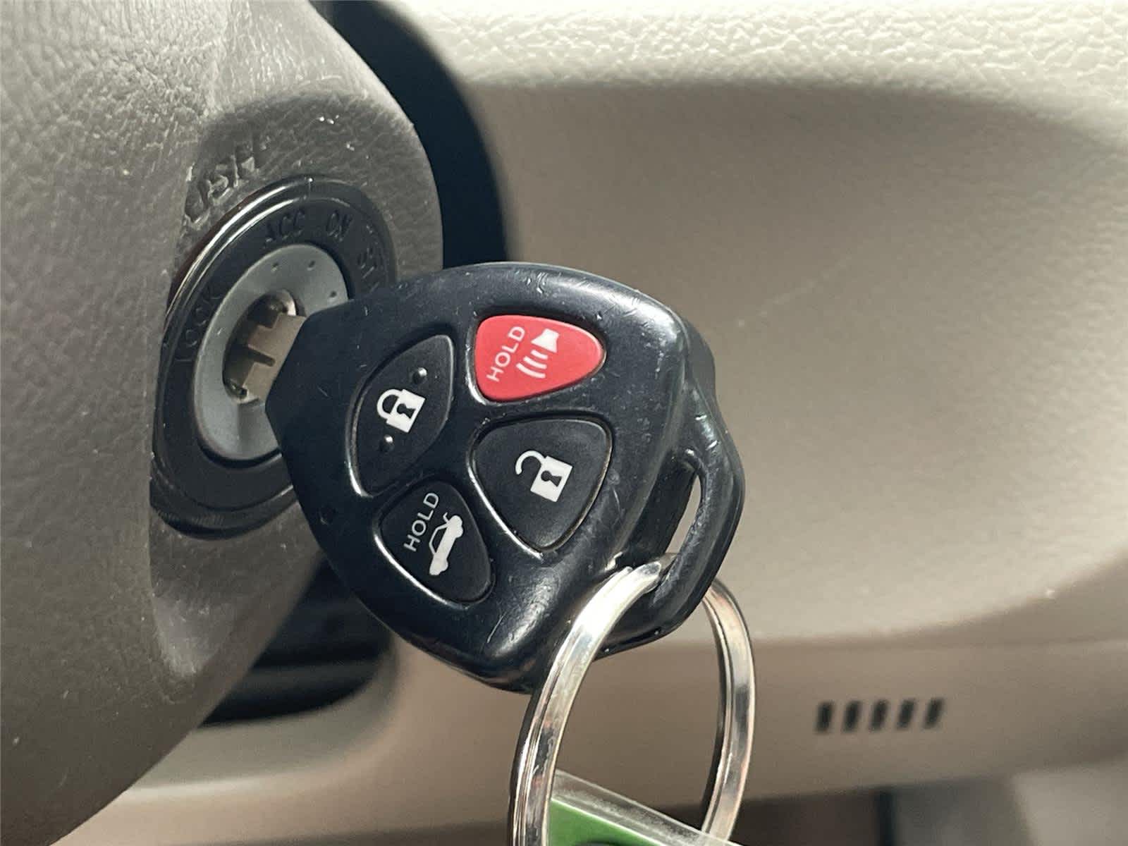 Thumbnail: 2010 Toyota Camry - 26
