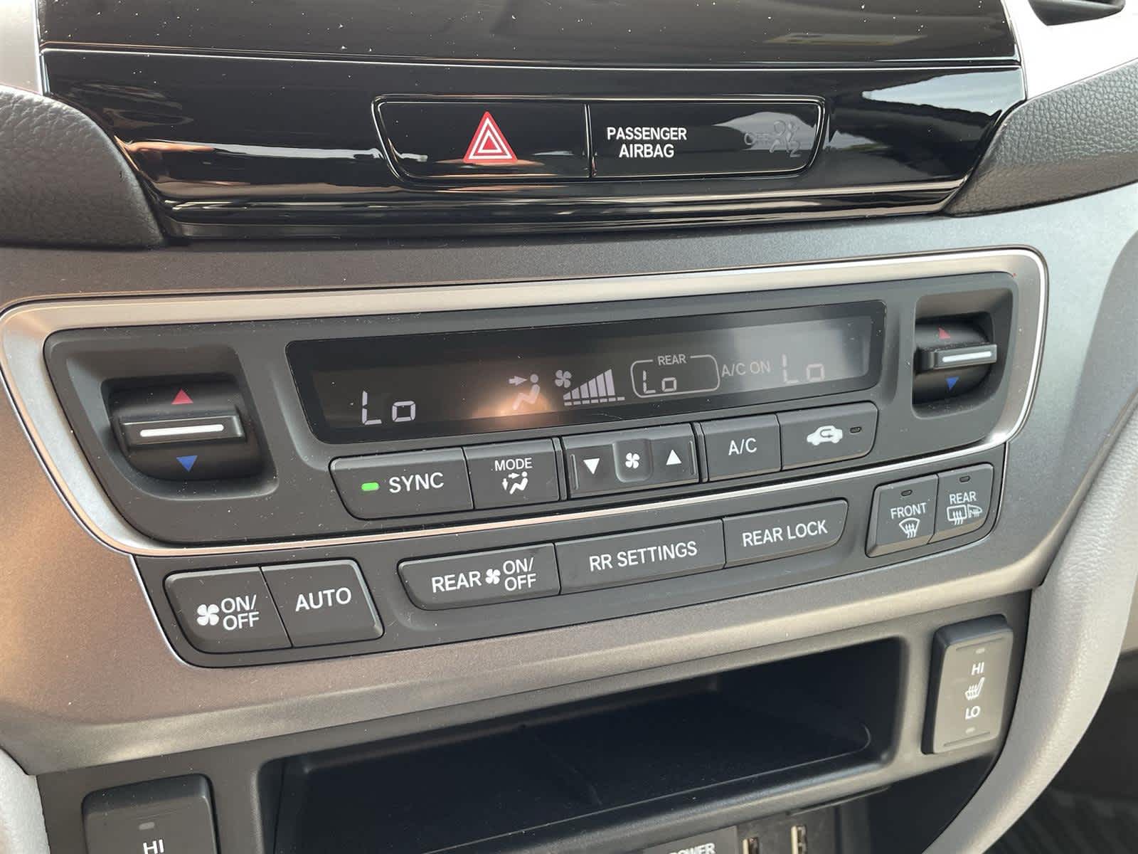 Thumbnail: 2018 Honda Pilot - 24