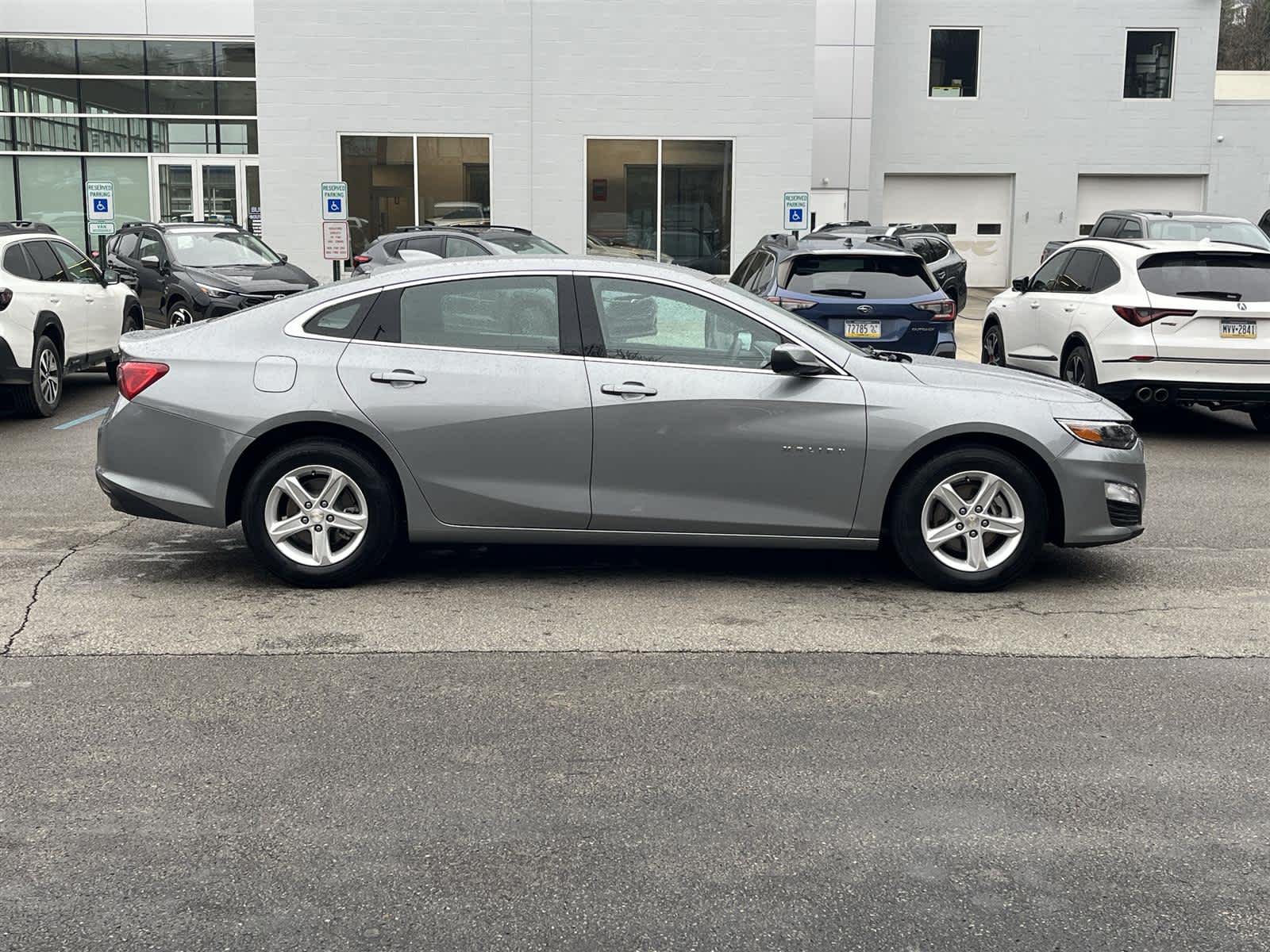 Thumbnail: 2023 Chevrolet Malibu - 6