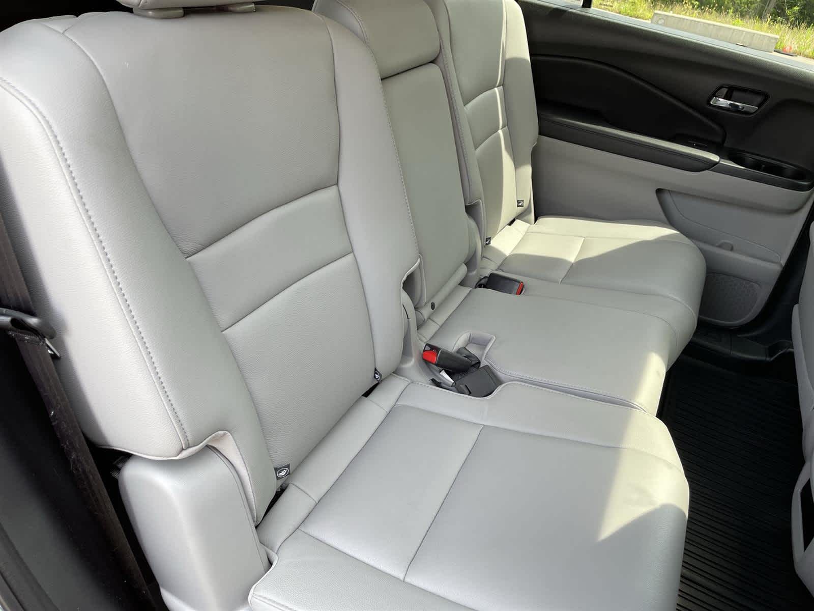 Thumbnail: 2018 Honda Pilot - 18