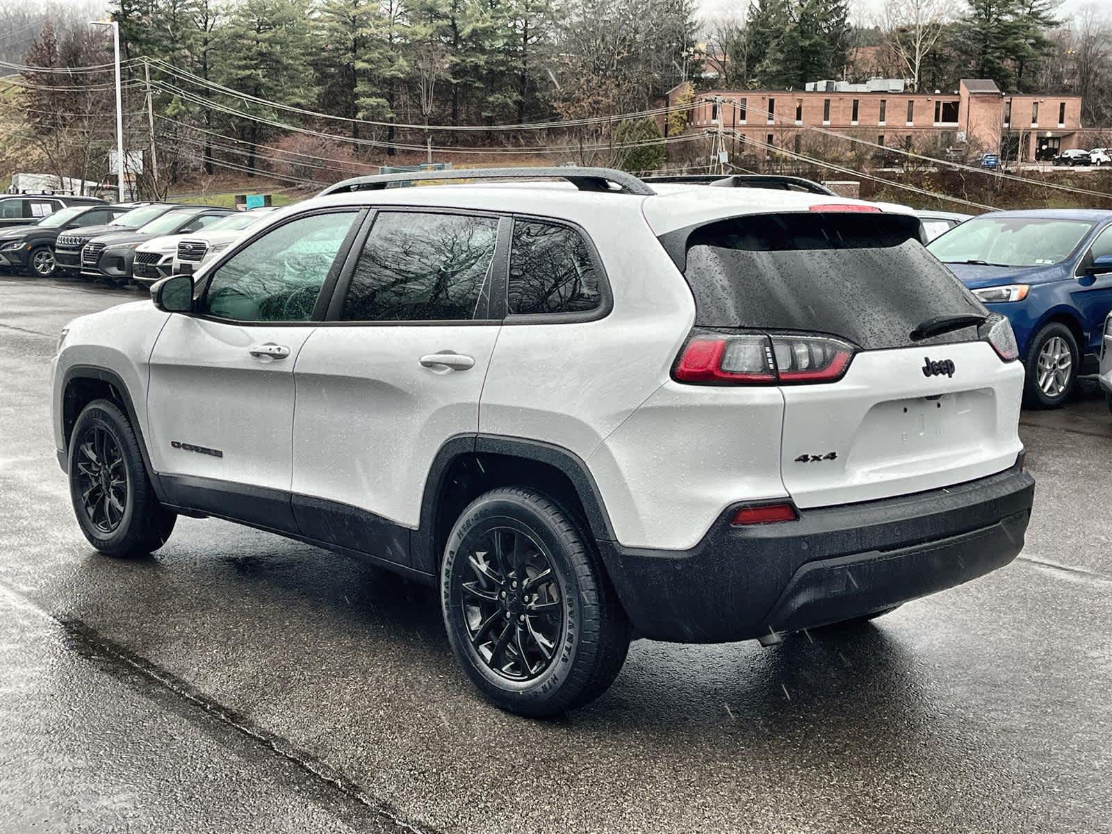 Thumbnail: 2023 Jeep Cherokee - 3