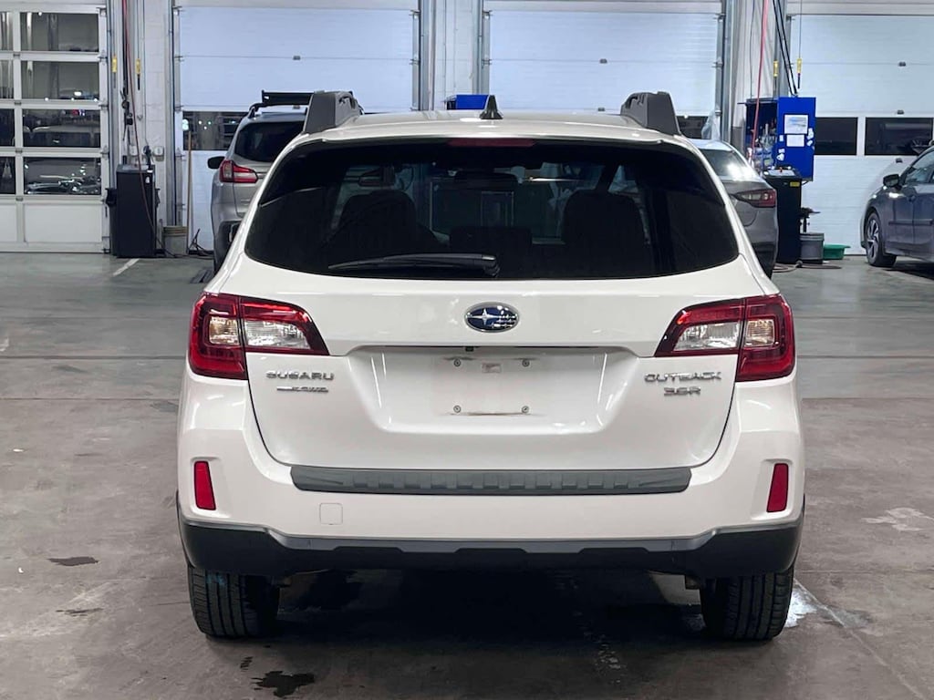 Used 2016 Subaru Outback 3.6R Limited SUV