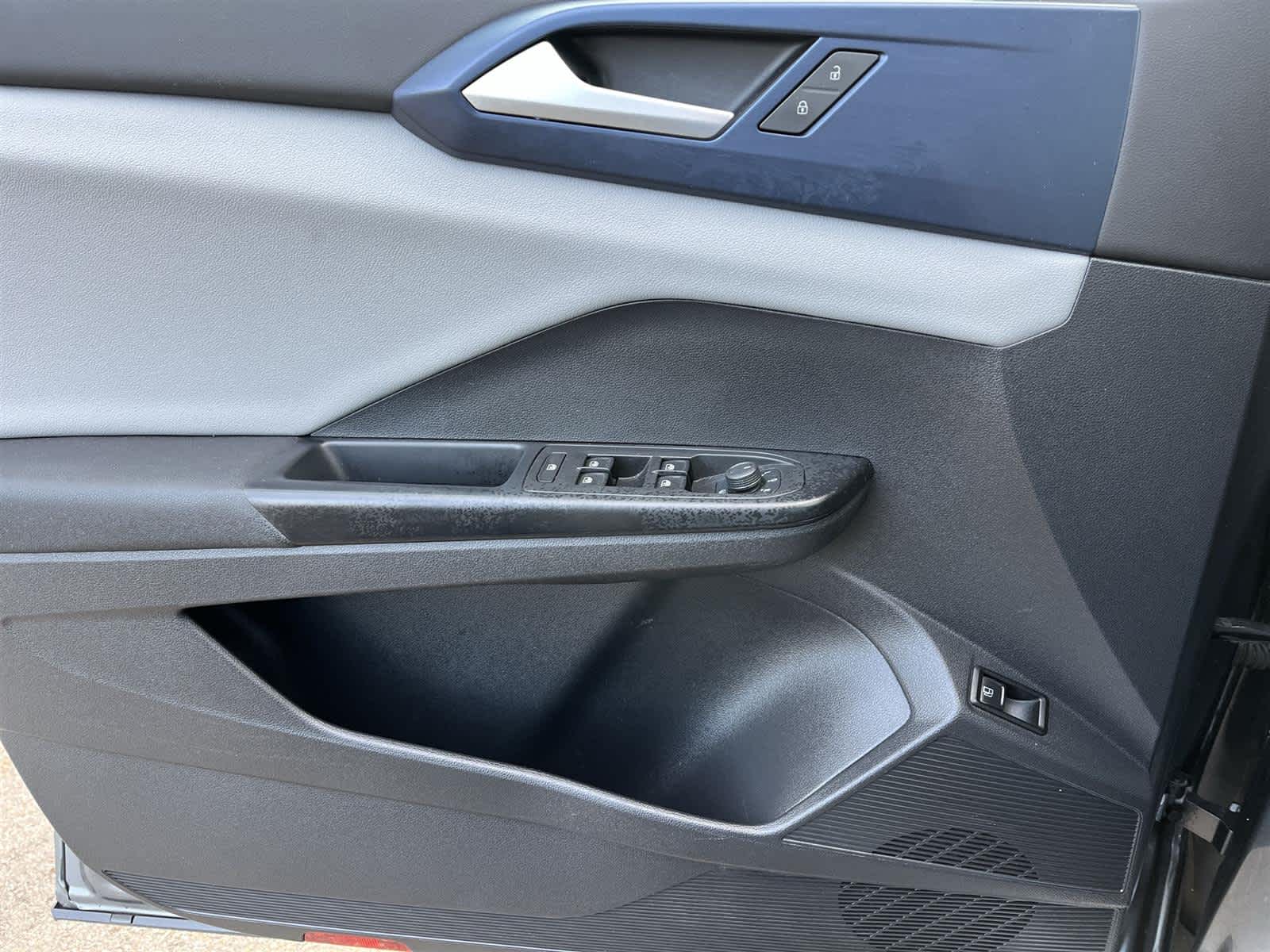 Thumbnail: 2022 Volkswagen Taos - 24