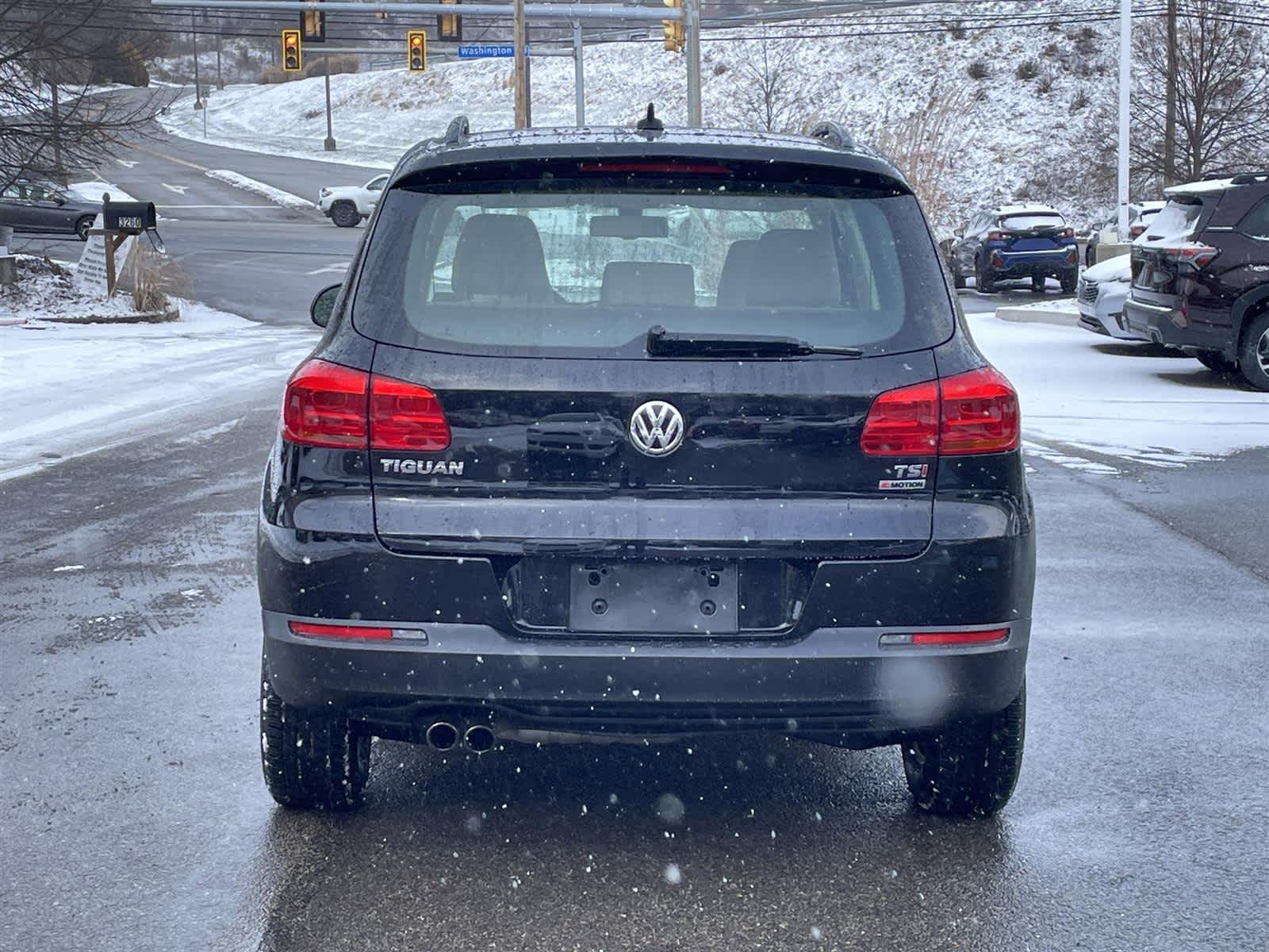 Thumbnail: 2017 Volkswagen Tiguan - 4