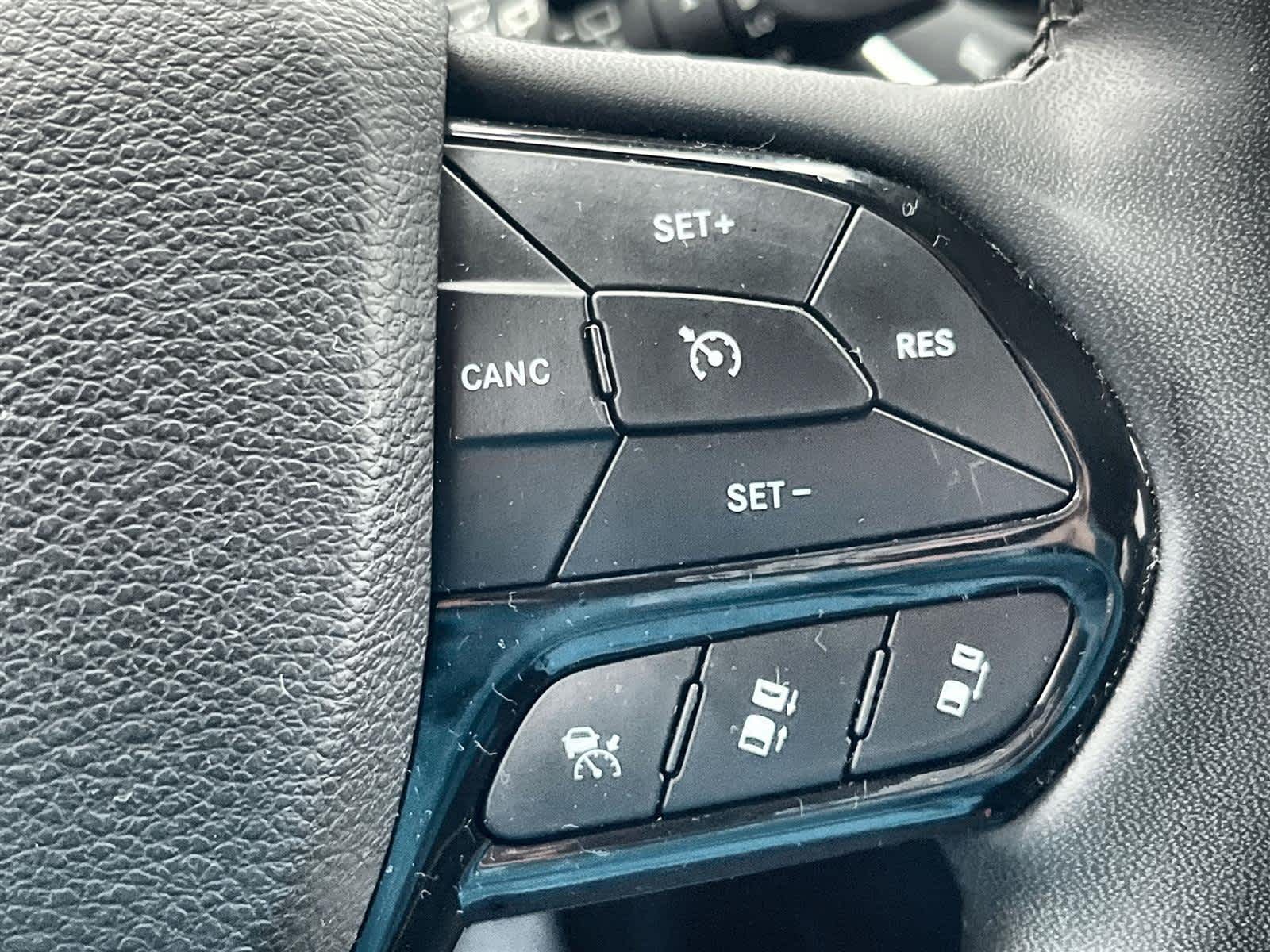 Thumbnail: 2023 Jeep Cherokee - 27