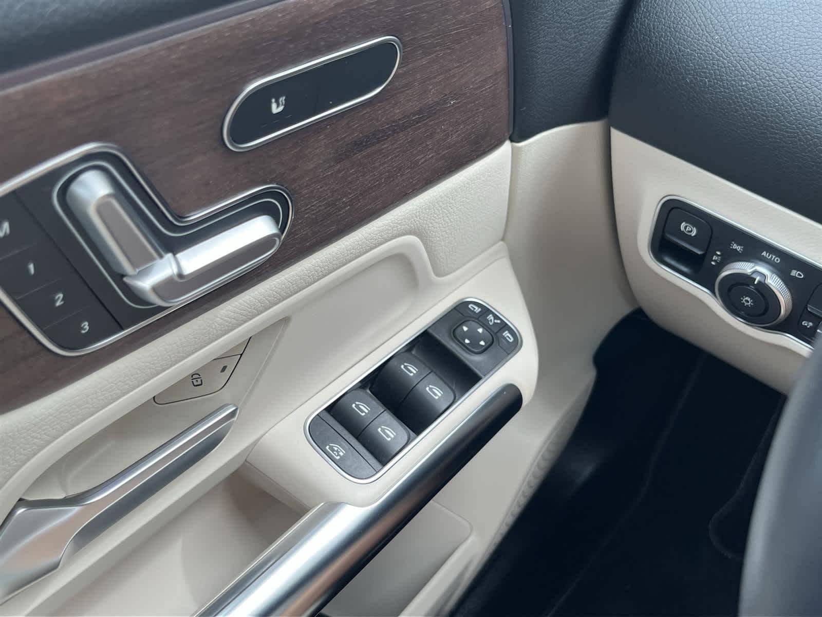 Thumbnail: 2023 Mercedes-Benz GLA - 23