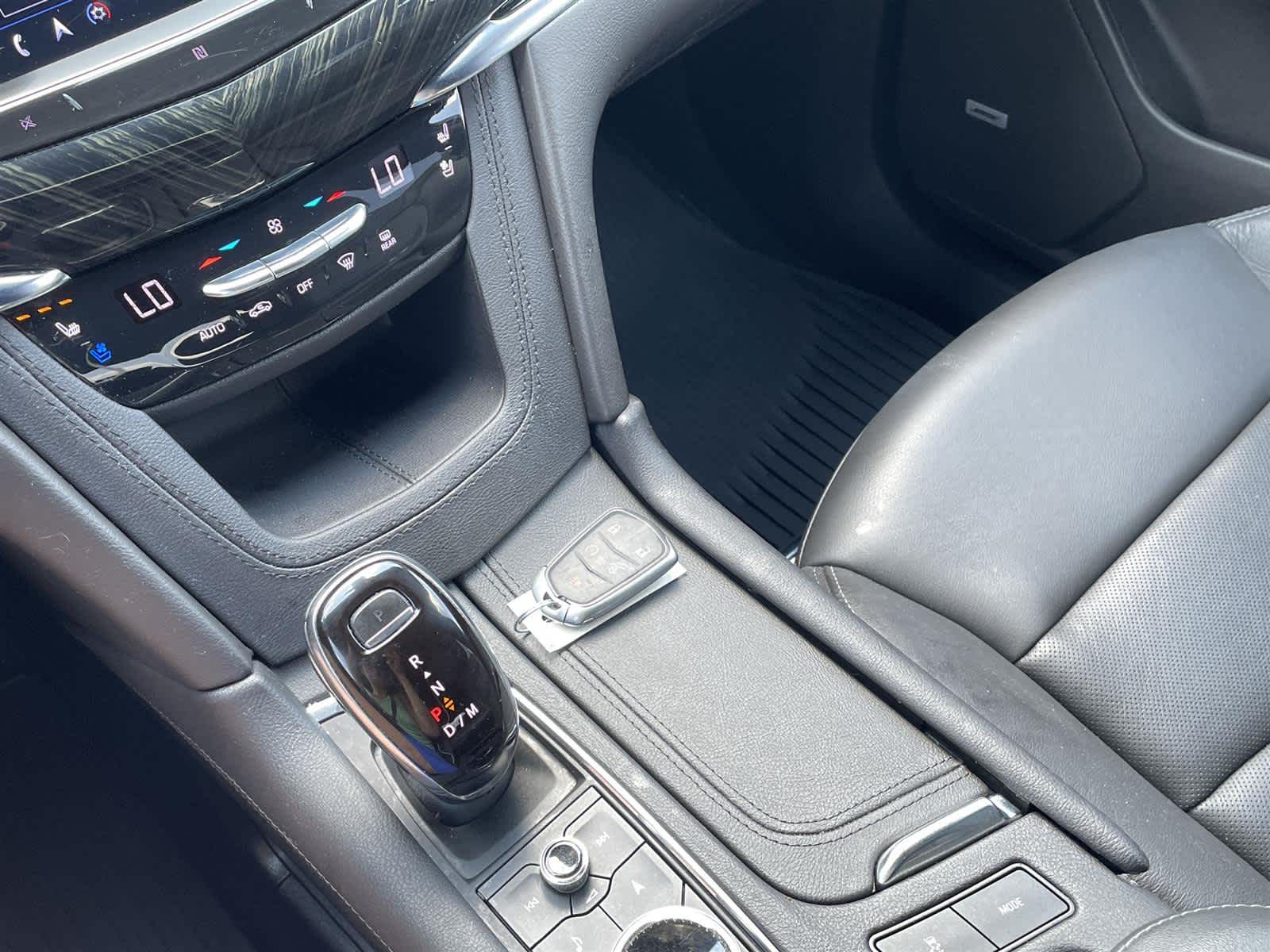 Thumbnail: 2020 Cadillac XT6 - 27