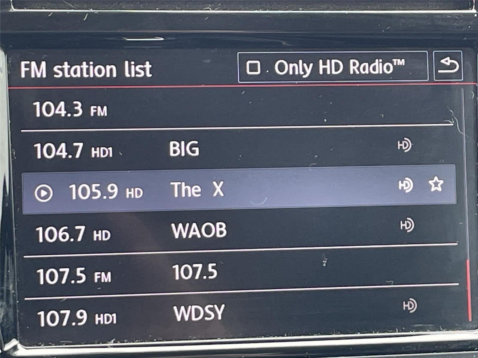 Thumbnail: 2017 Volkswagen Passat - 13