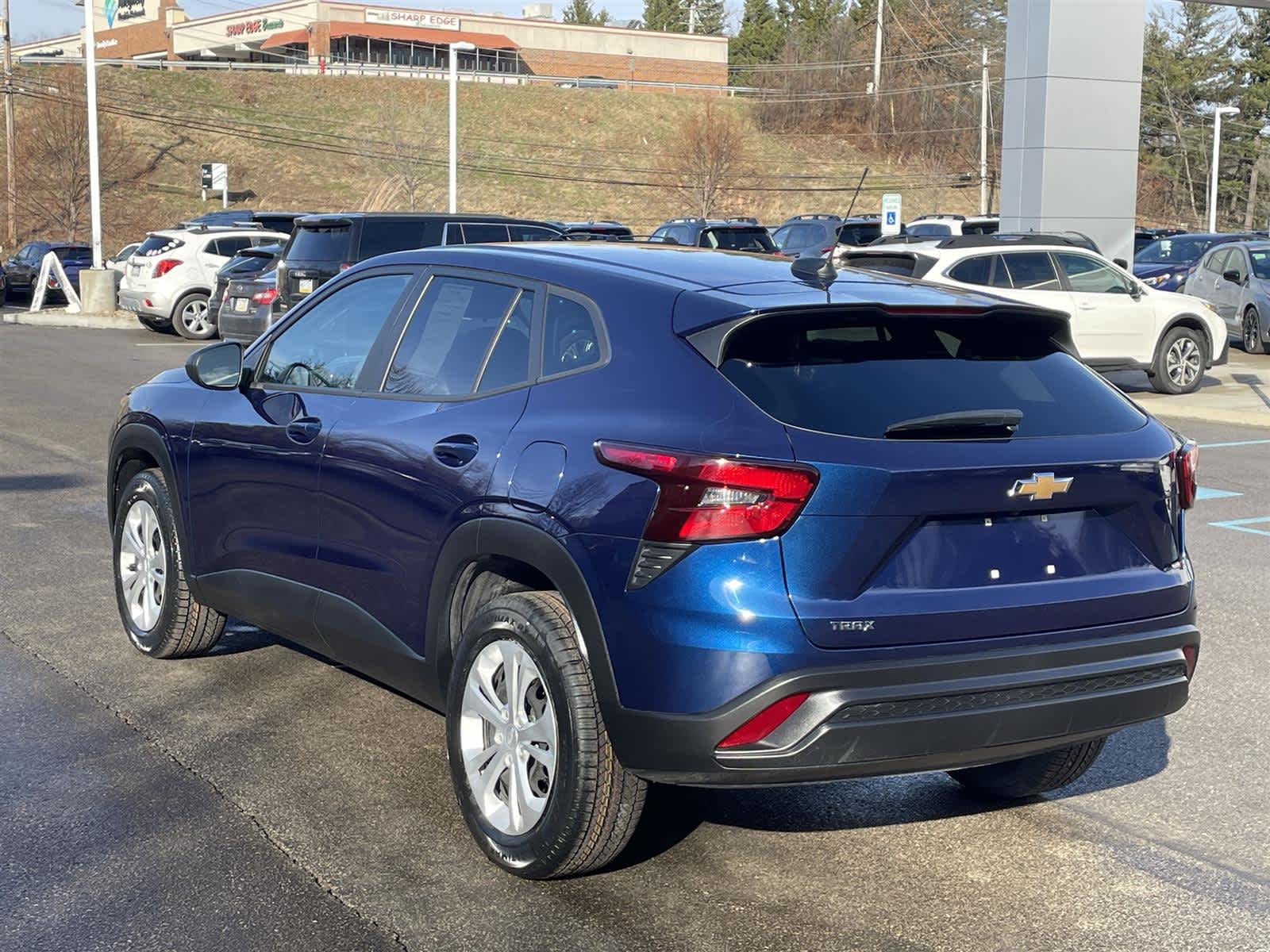 Thumbnail: 2024 Chevrolet Trax - 3