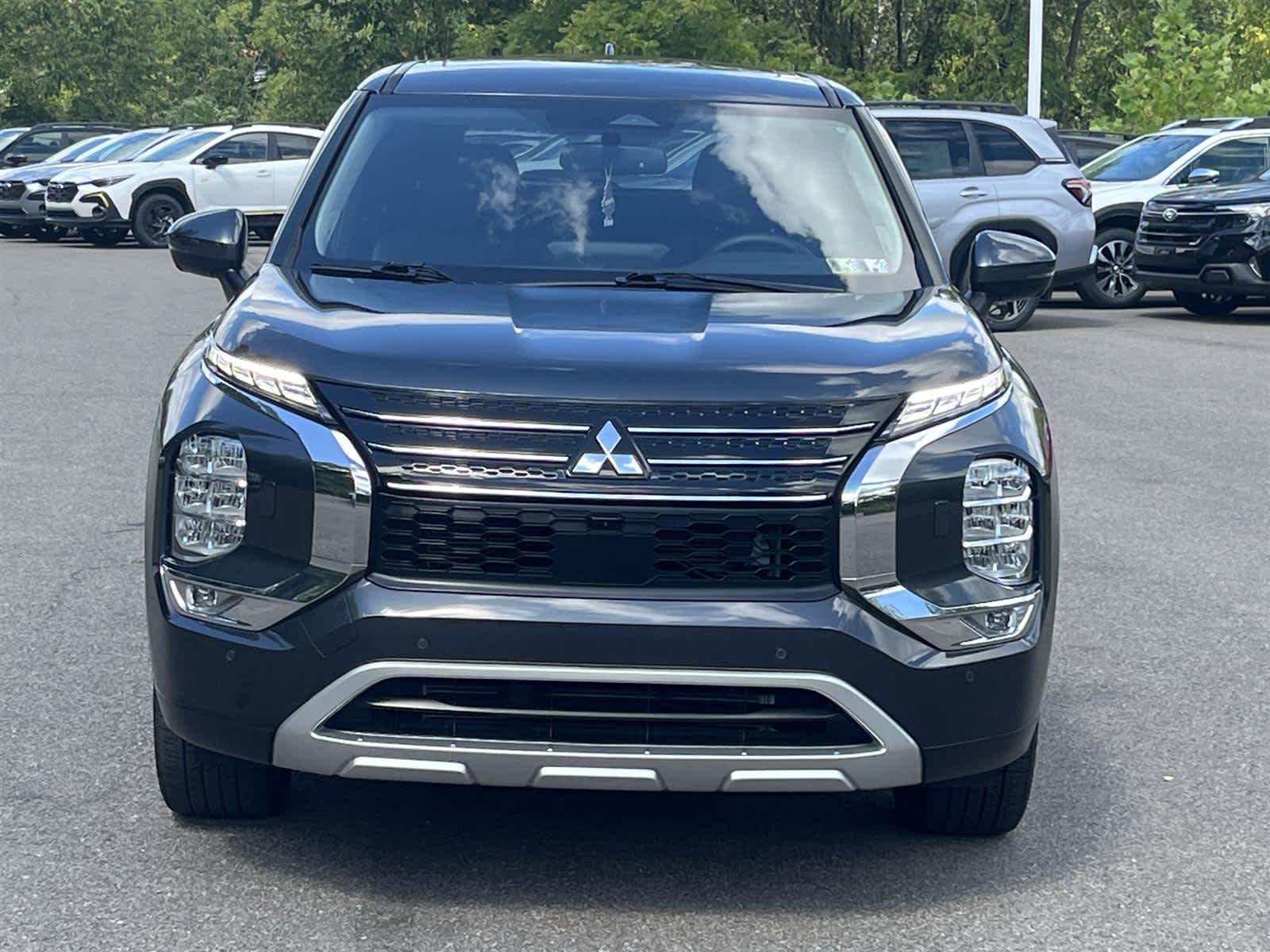 Thumbnail: 2024 Mitsubishi Outlander - 8