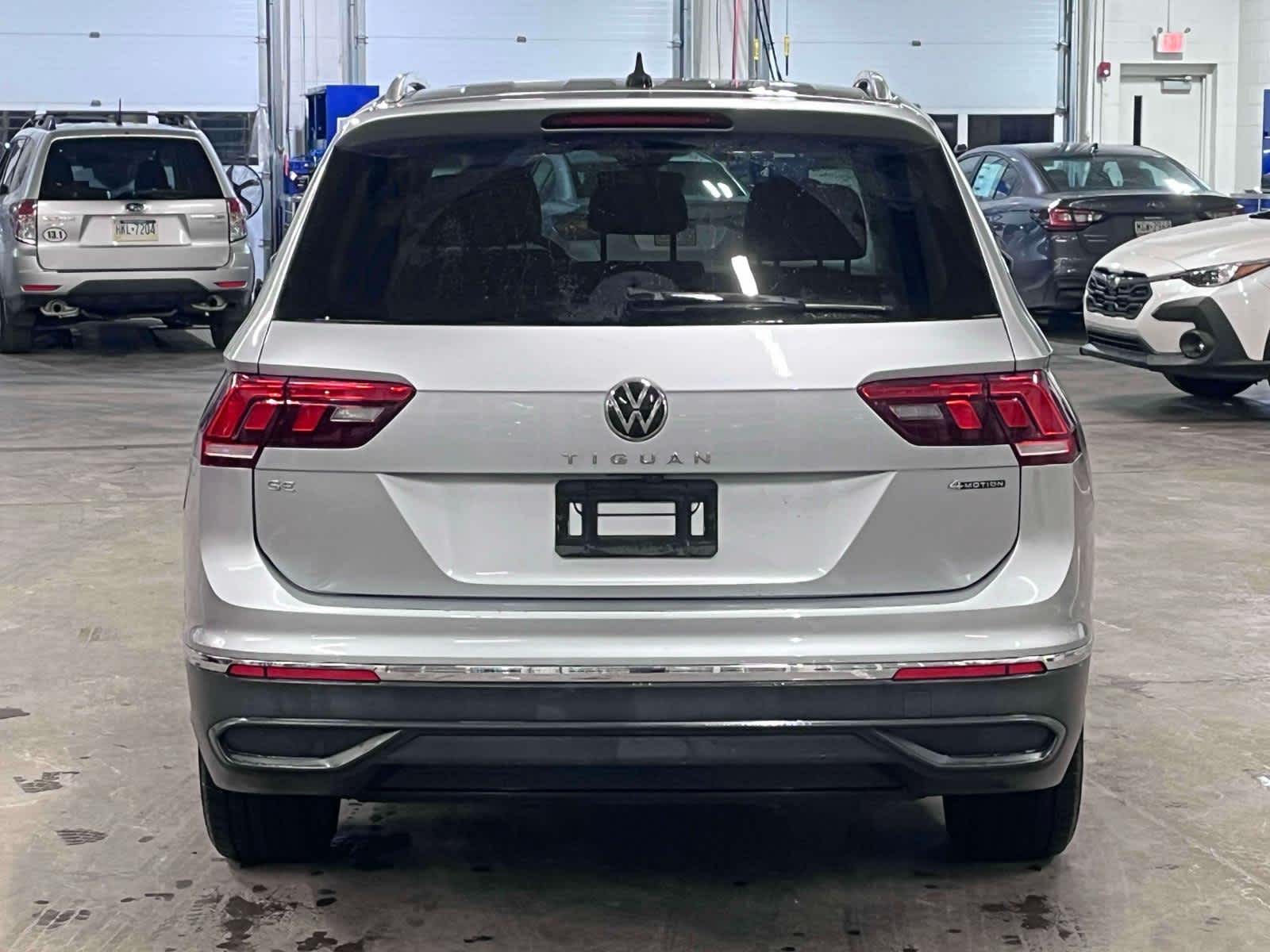 Thumbnail: 2022 Volkswagen Tiguan - 4