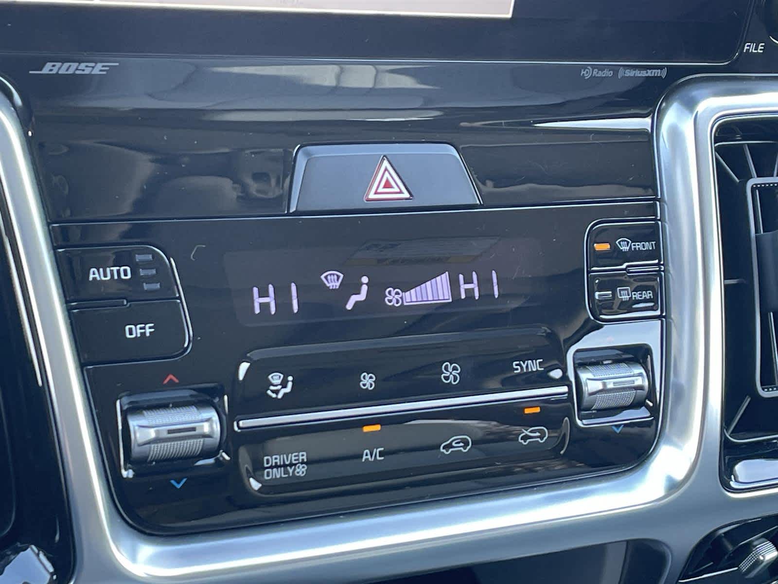 Thumbnail: 2023 Kia Sorento - 24