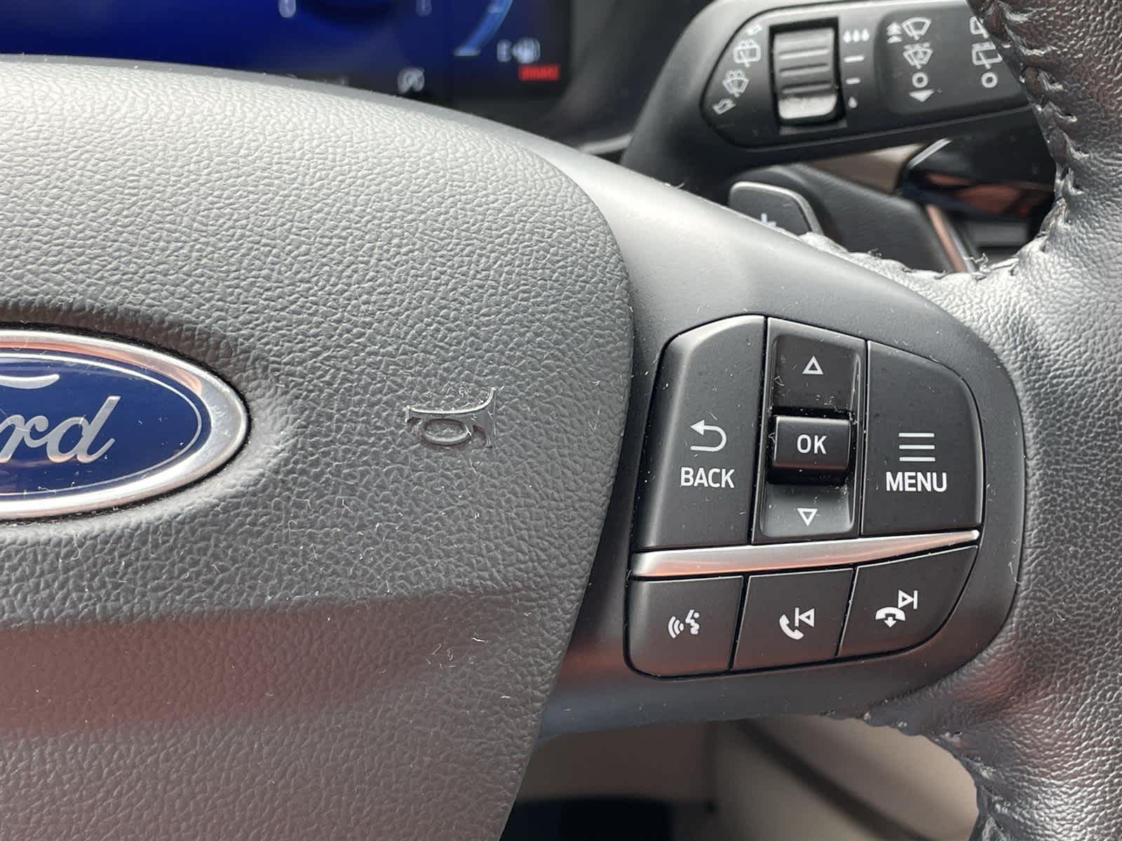 2020 Ford Escape Titanium 28