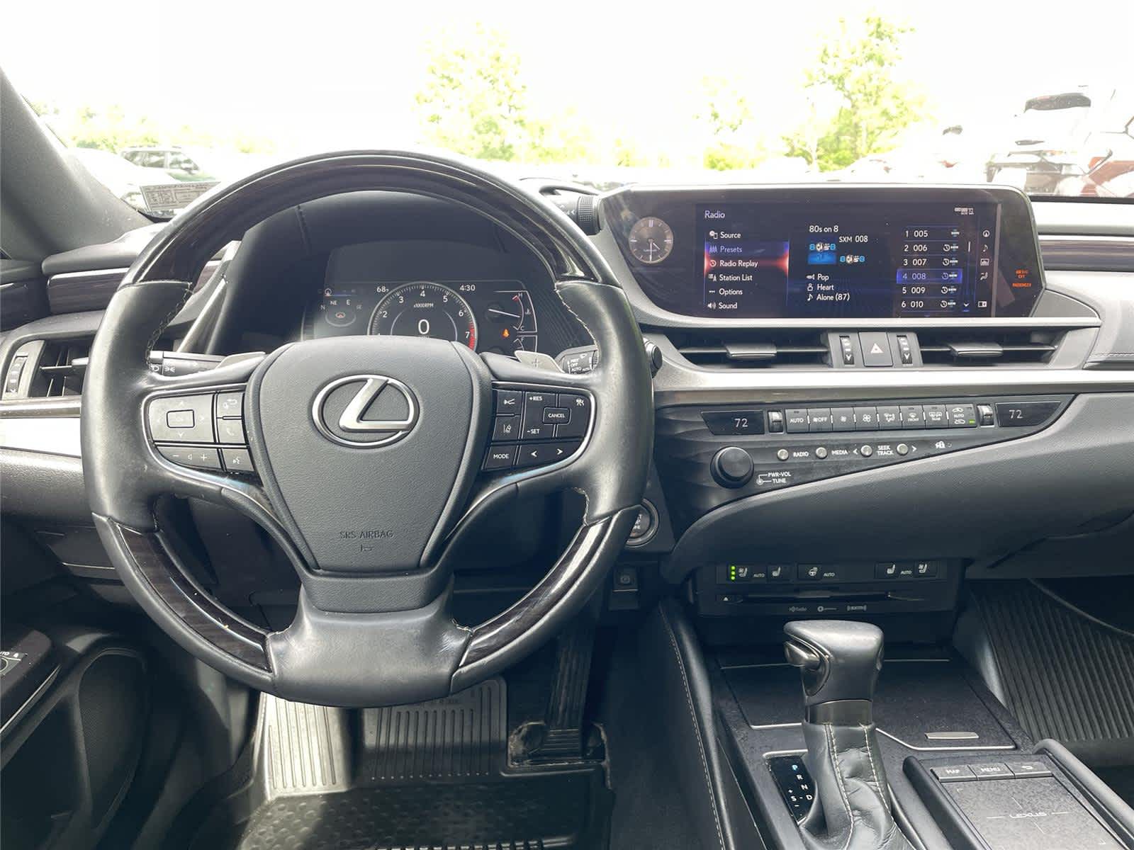 Thumbnail: 2020 Lexus ES - 19