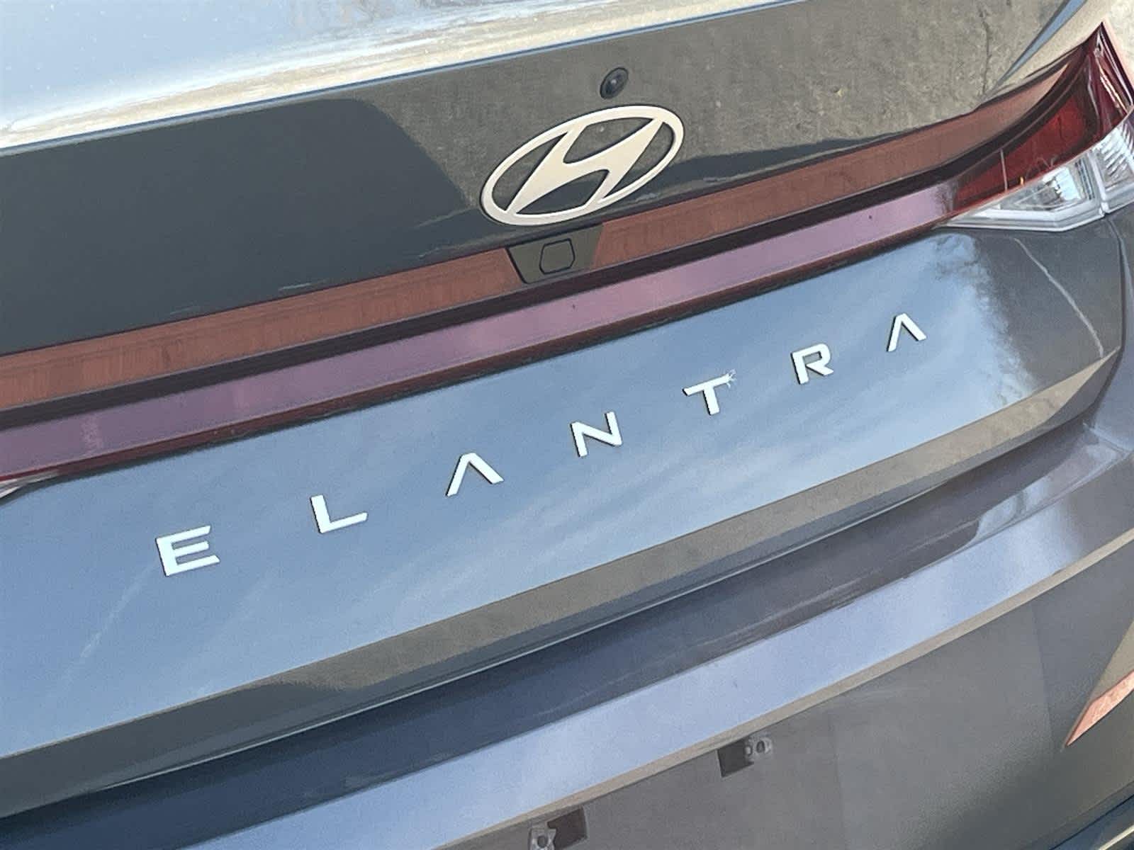 Thumbnail: 2024 Hyundai Elantra - 10