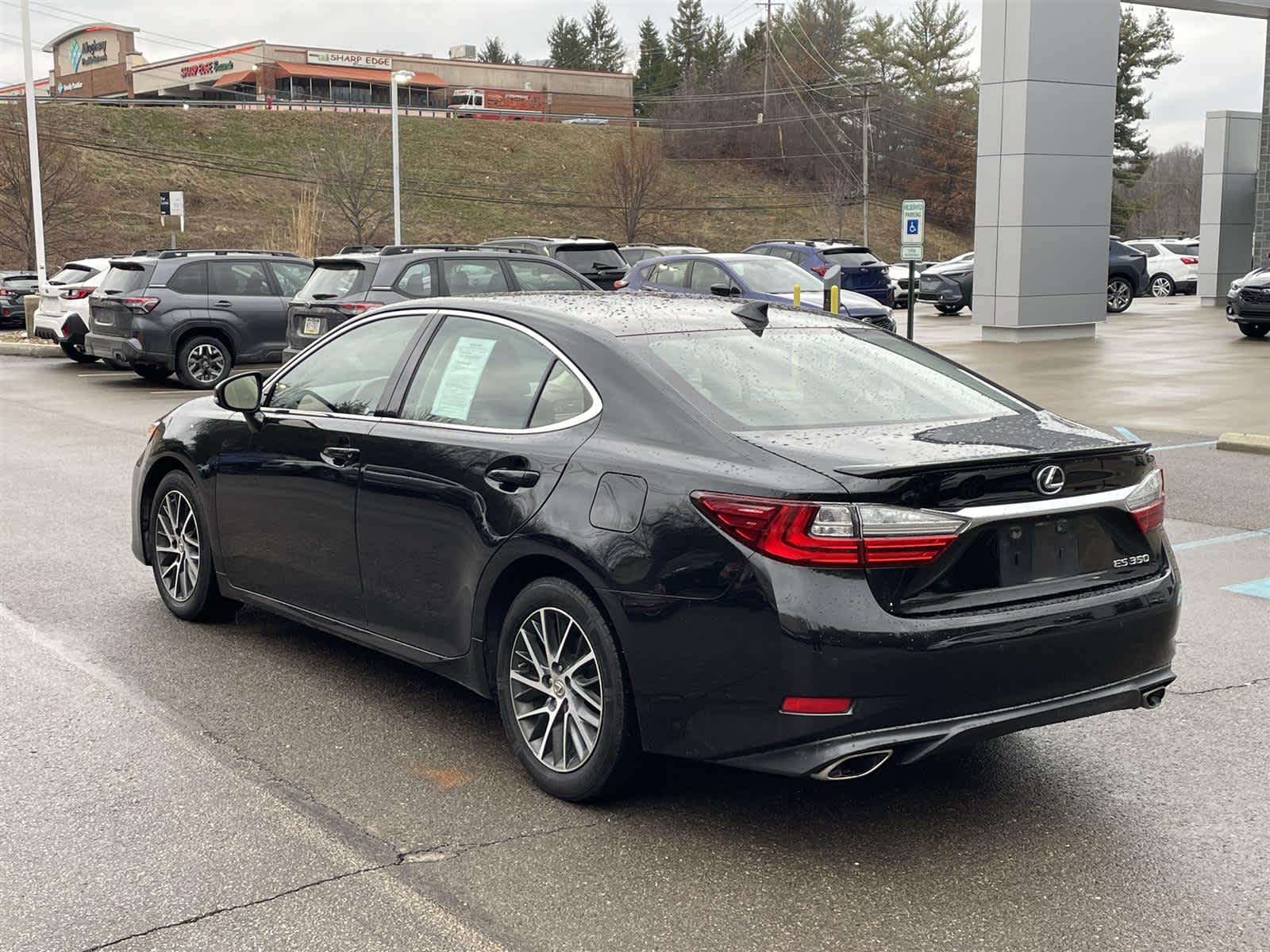 Thumbnail: 2017 Lexus ES - 3