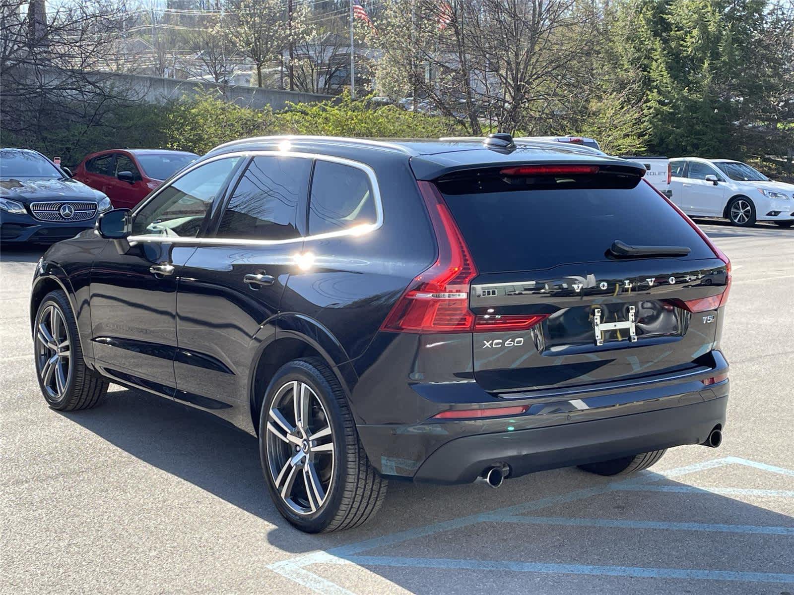 Thumbnail: 2019 Volvo XC60 - 3