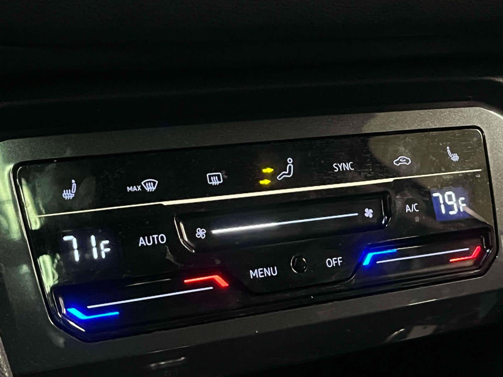 Thumbnail: 2022 Volkswagen Tiguan - 14