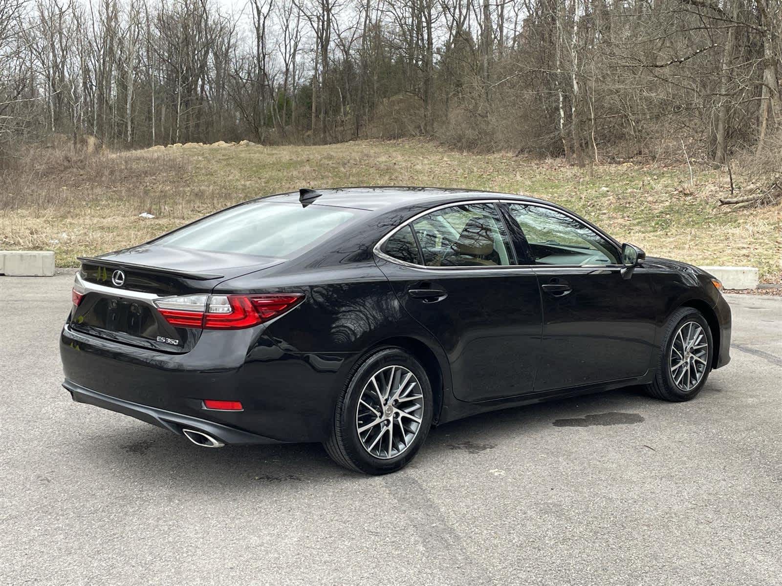 Thumbnail: 2017 Lexus ES - 5