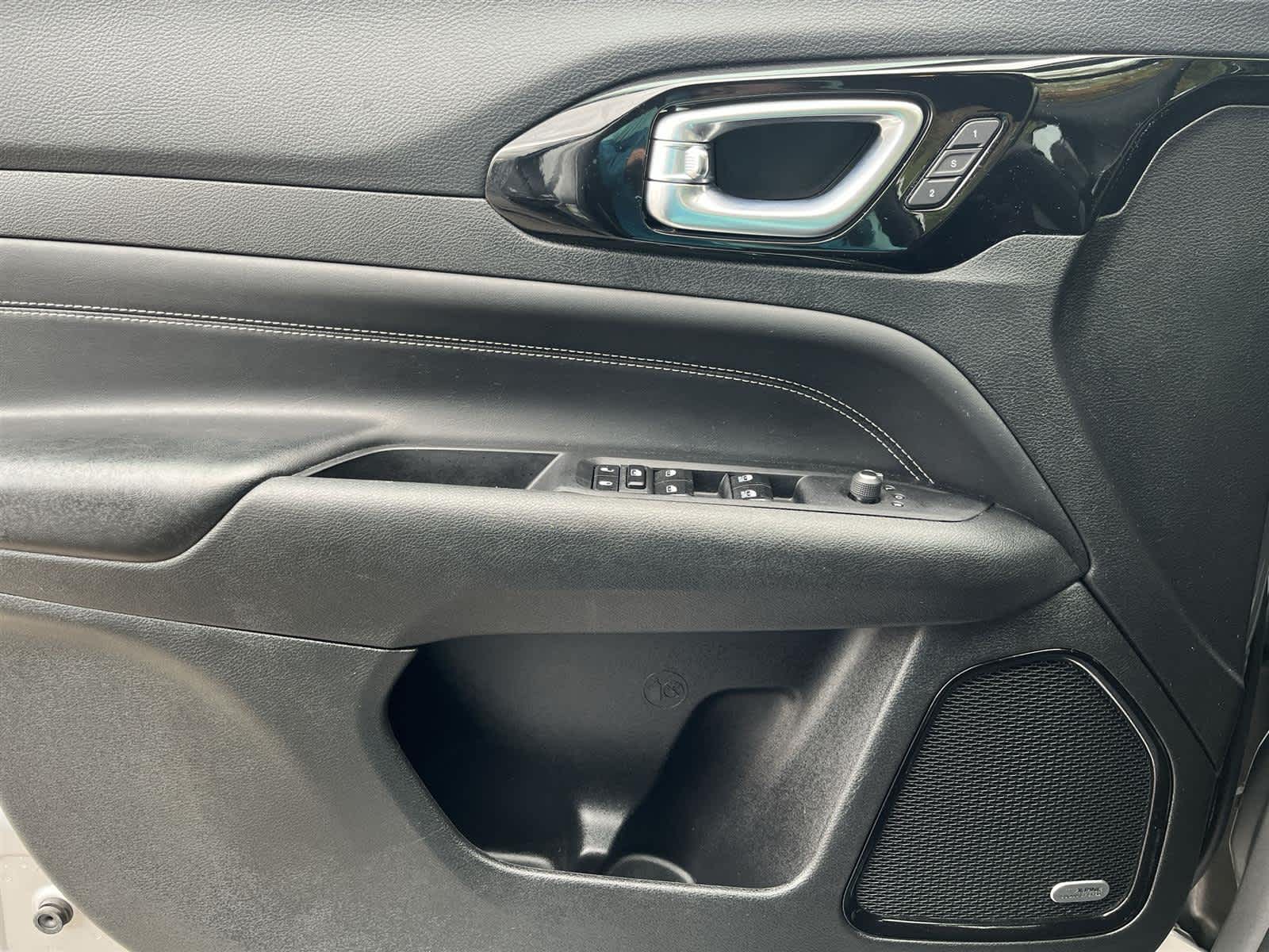 Thumbnail: 2023 Jeep Compass - 27