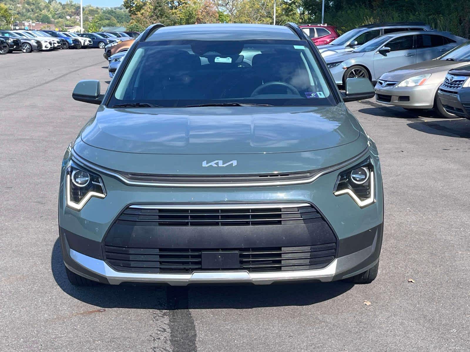 Thumbnail: 2023 Kia Niro - 8