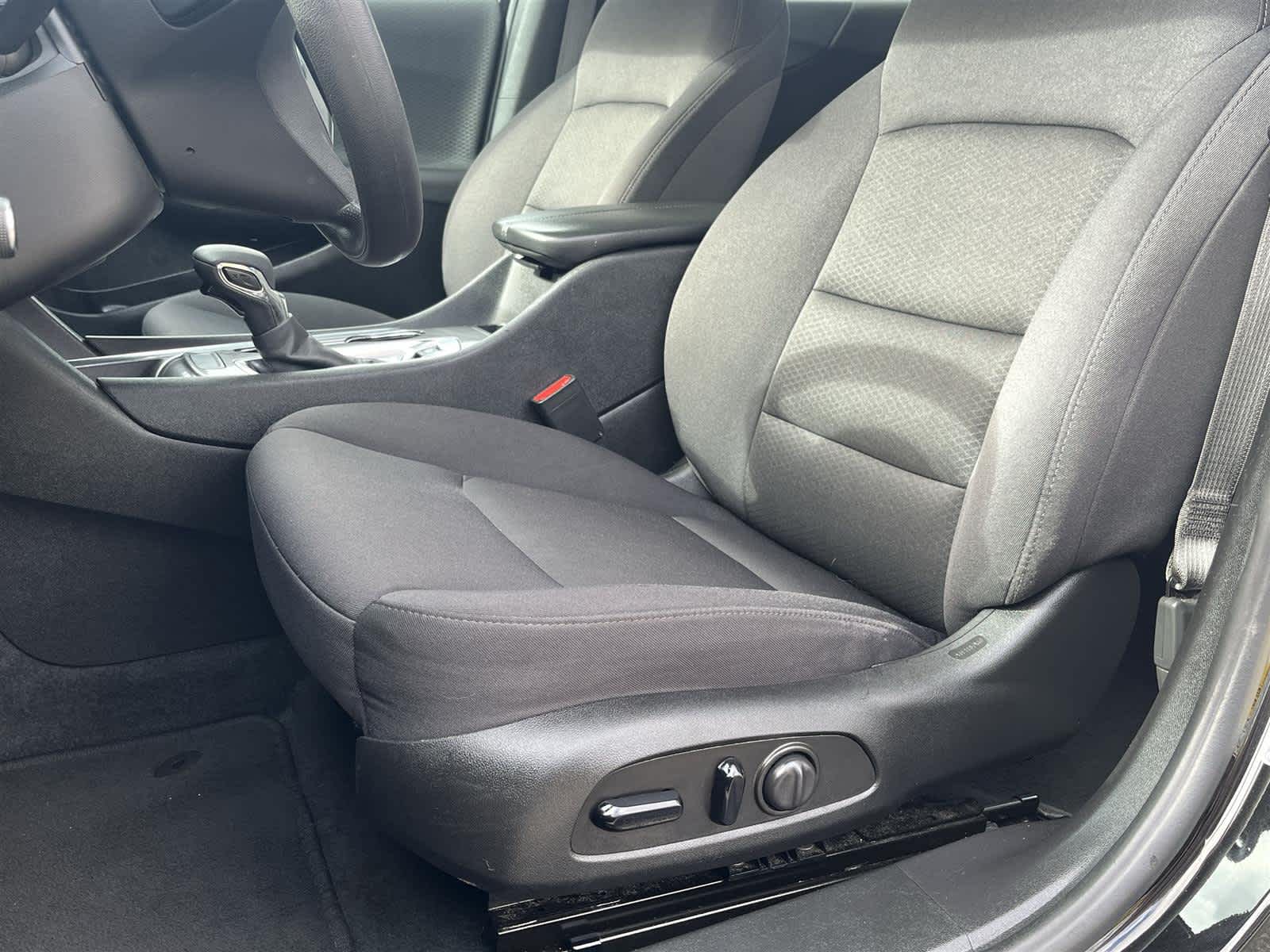 Thumbnail: 2023 Chevrolet Malibu - 12