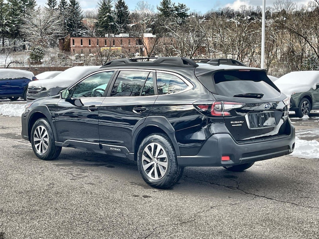 Used 2023 Subaru Outback Premium SUV