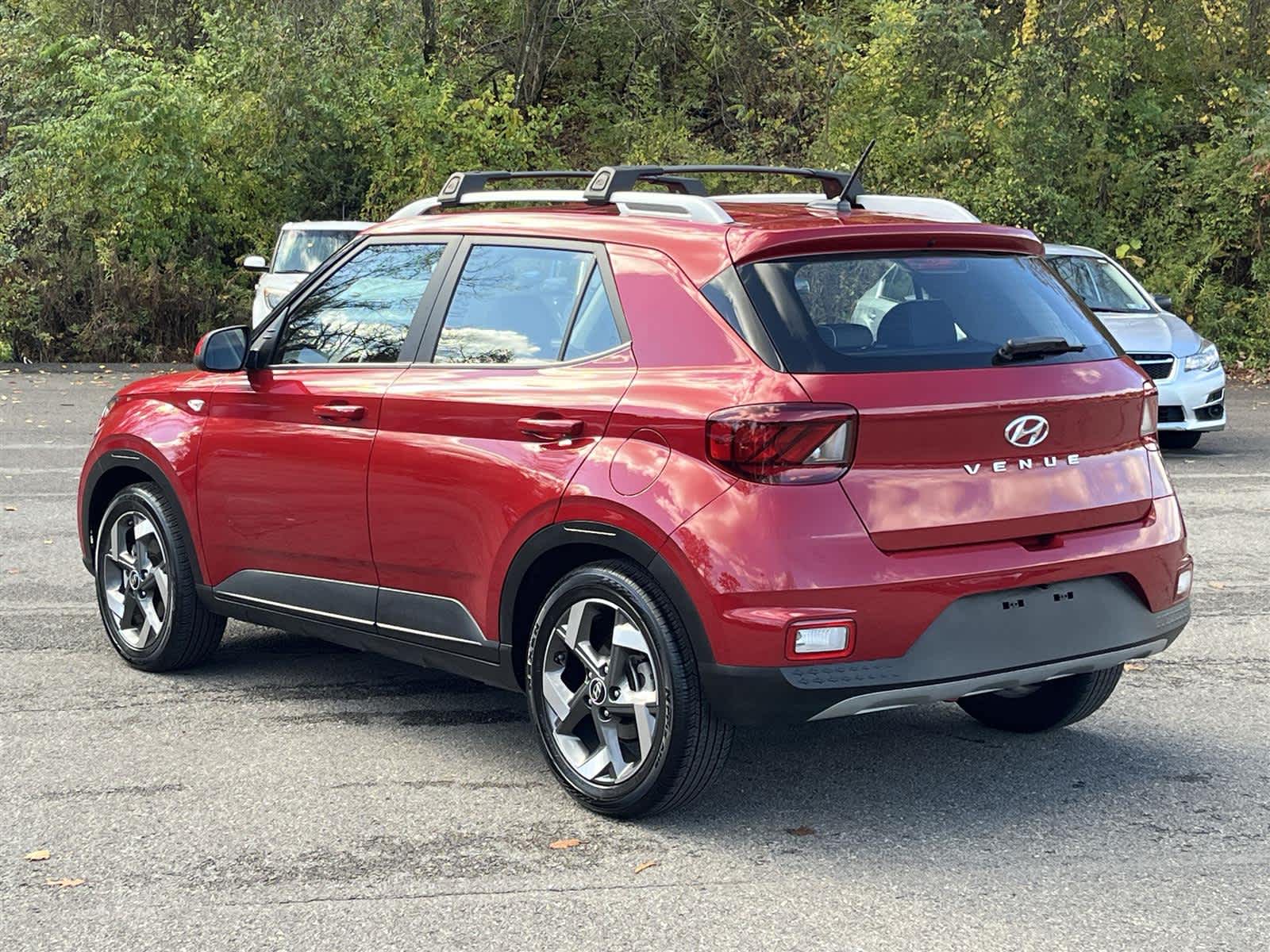 2023 Hyundai Venue Limited photo 3