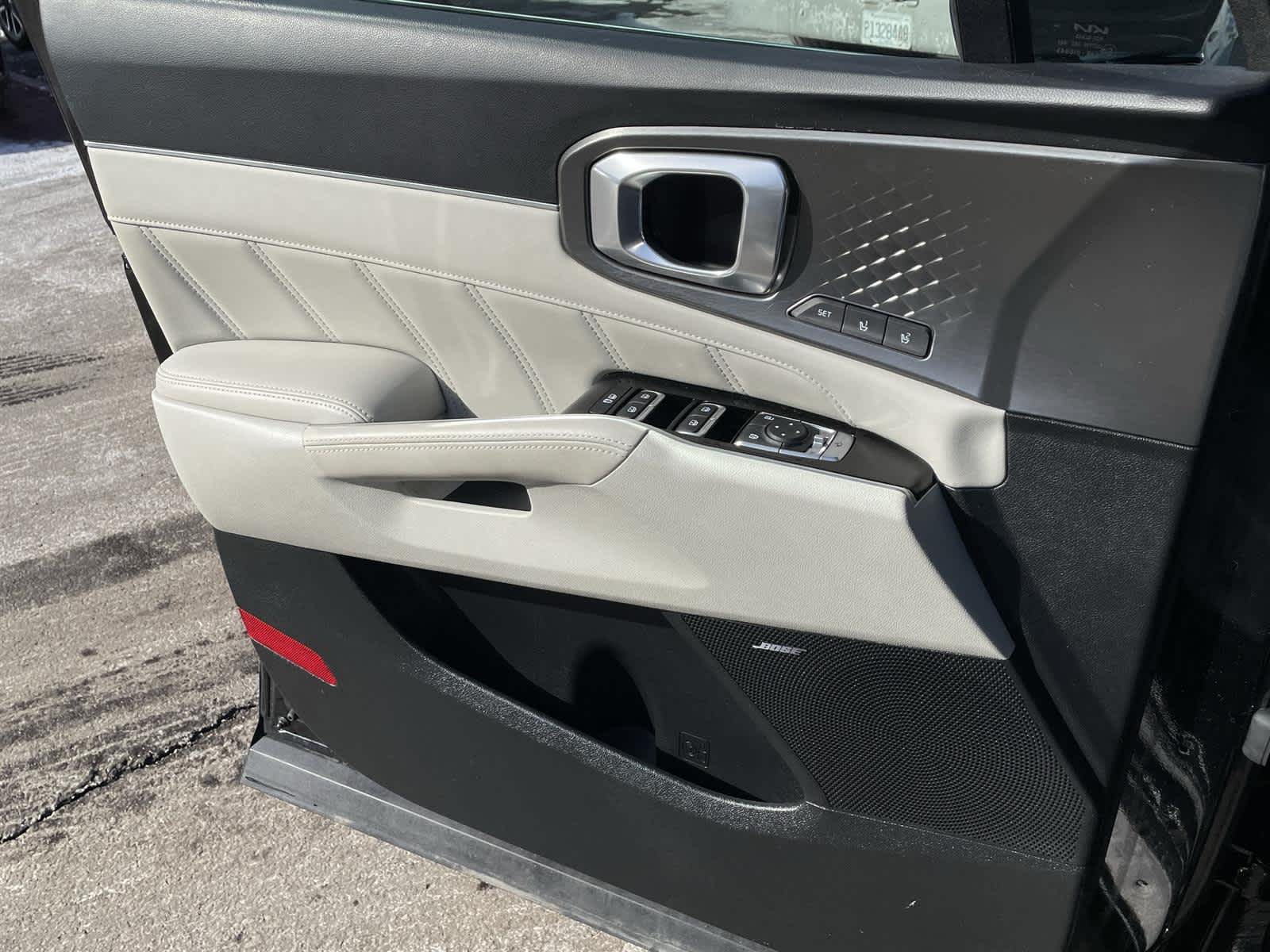 Thumbnail: 2023 Kia Sorento - 27