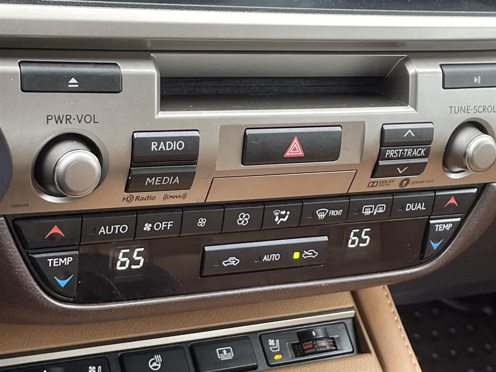 Thumbnail: 2017 Lexus ES - 23