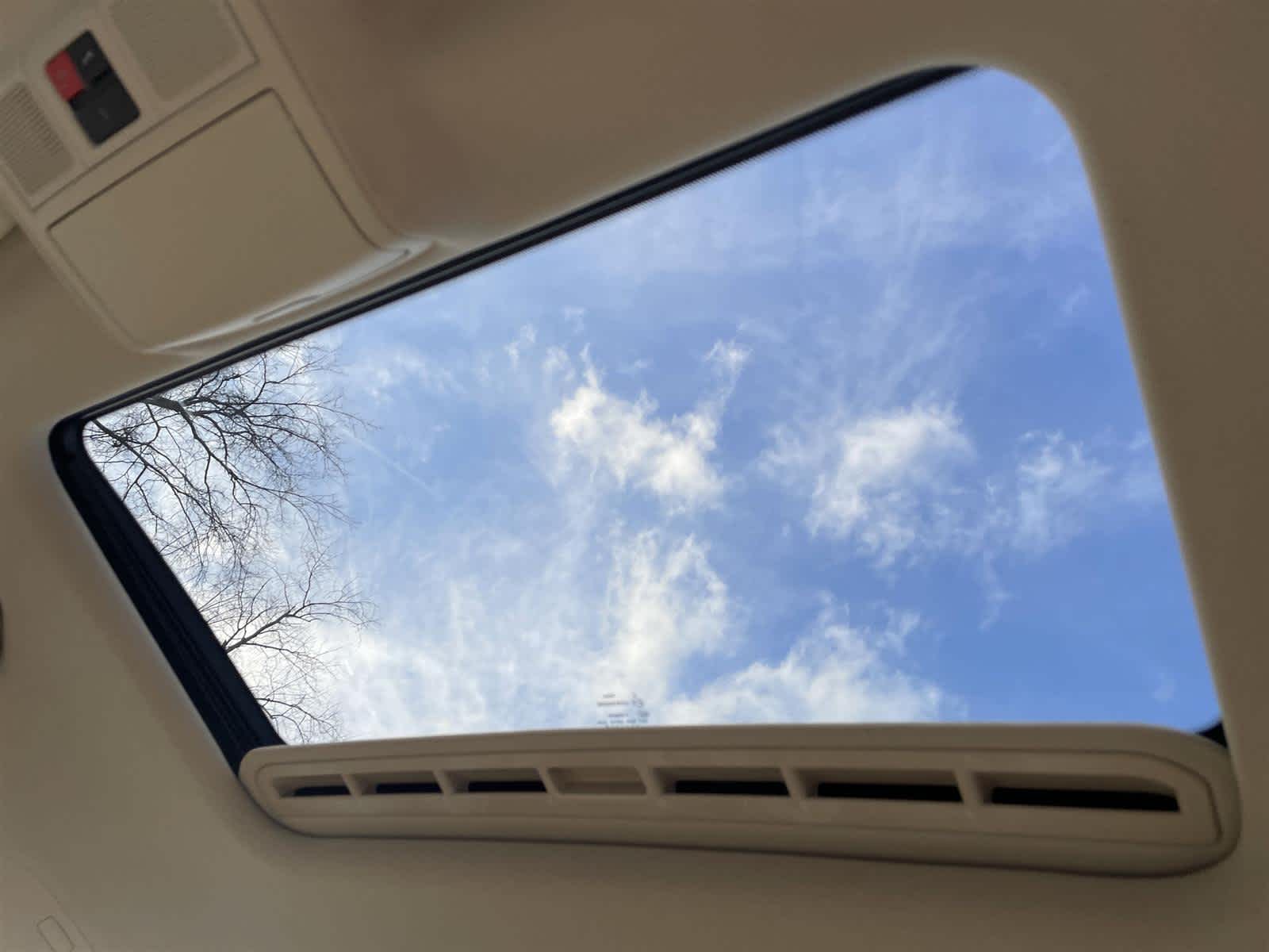 Thumbnail: 2016 Volkswagen Passat - 14