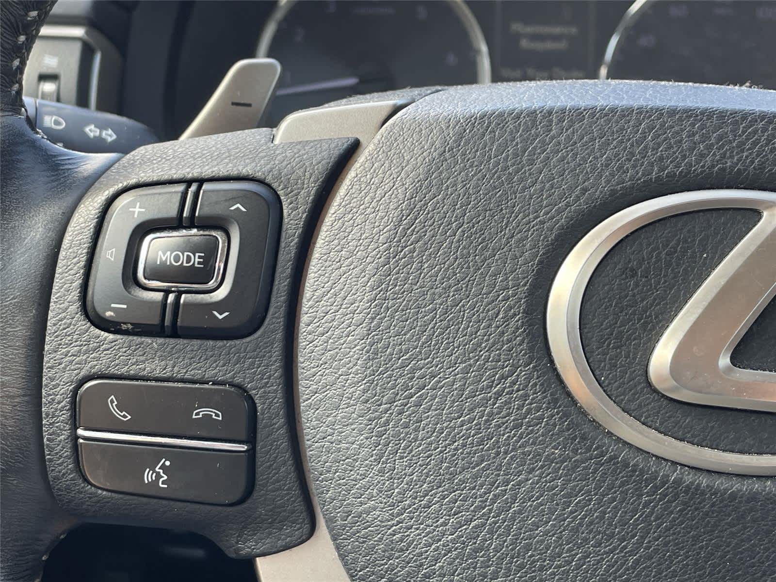 Thumbnail: 2017 Lexus IS - 20