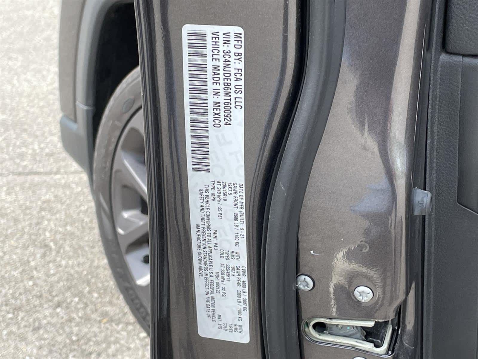 Thumbnail: 2021 Jeep Compass - 32