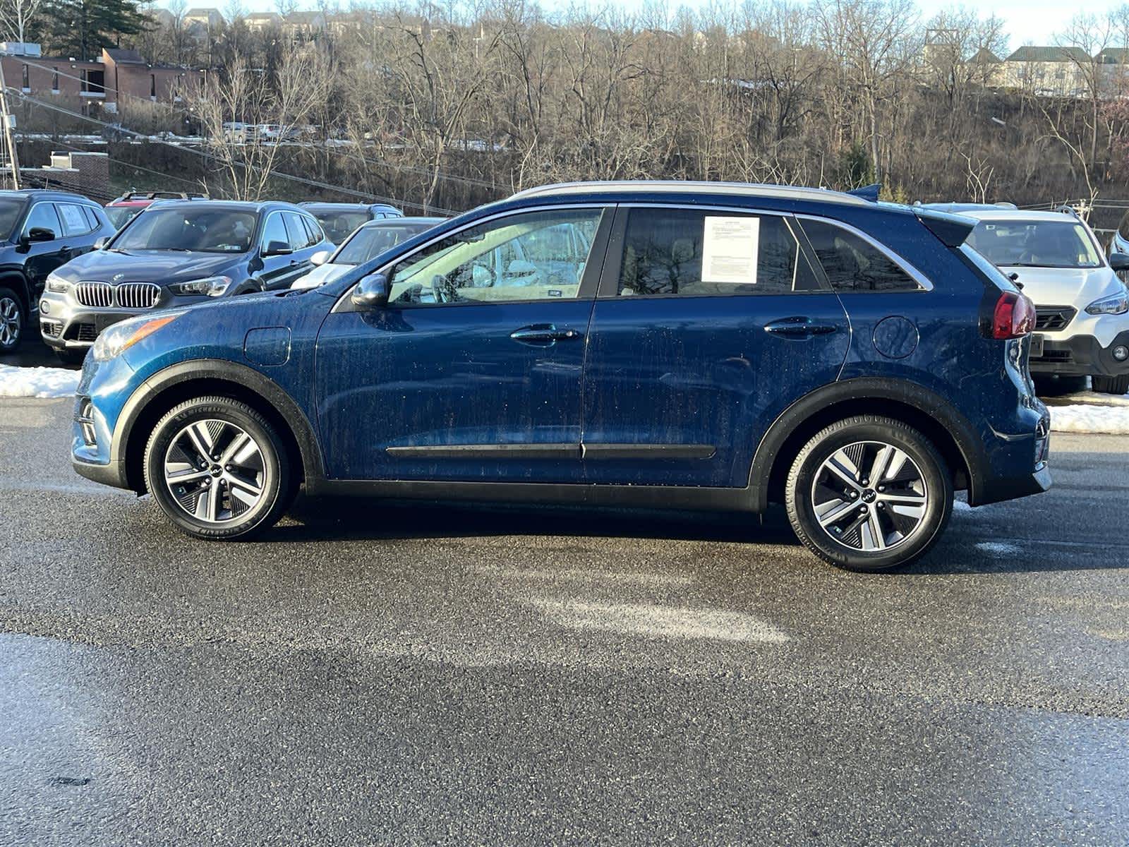 Thumbnail: 2022 Kia Niro - 2