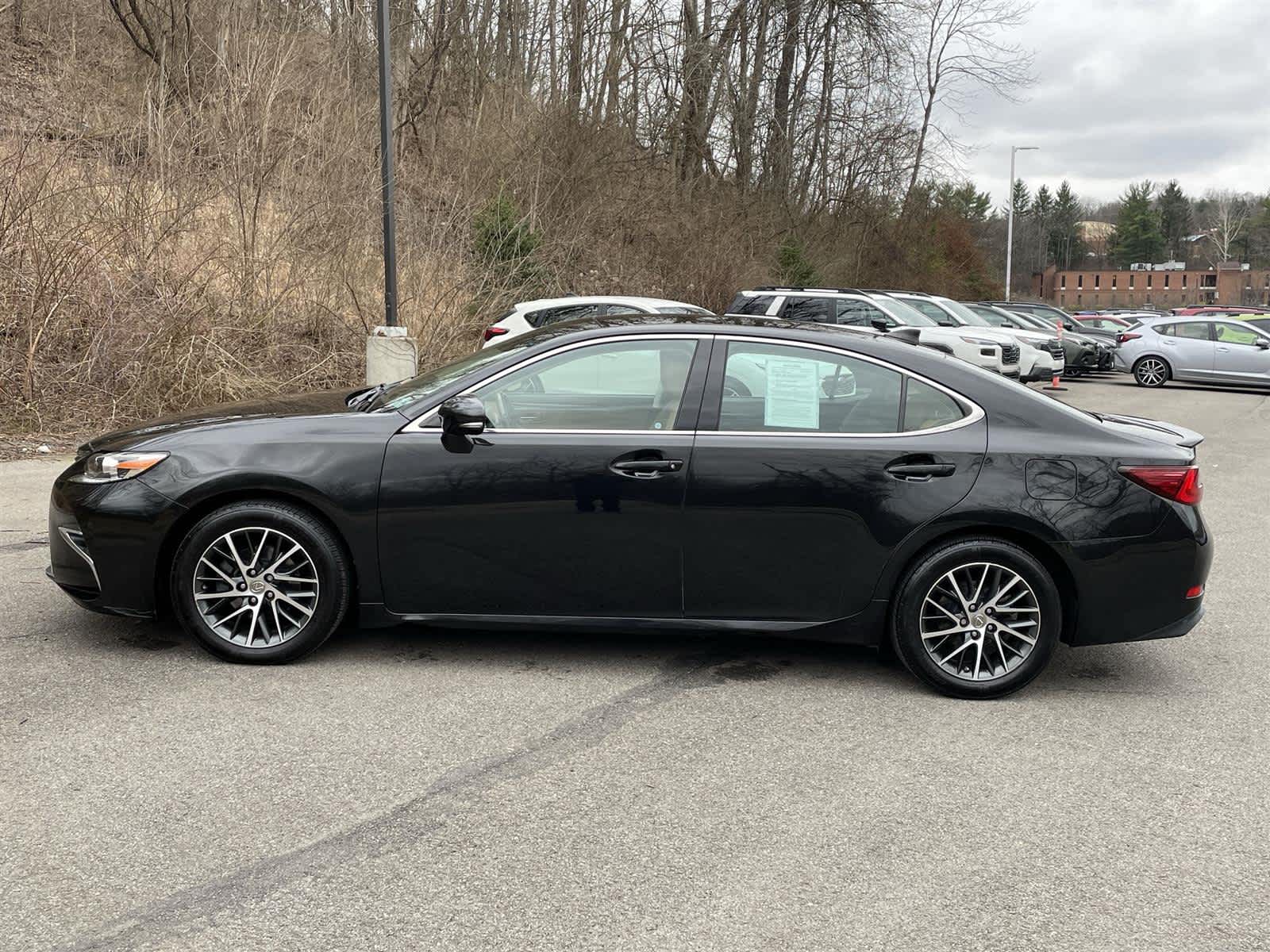 Thumbnail: 2017 Lexus ES - 2