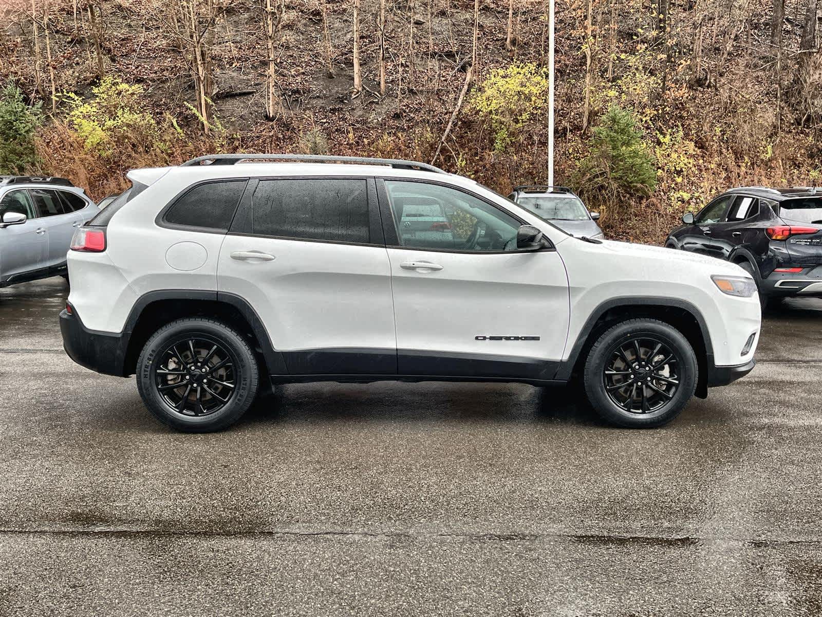Thumbnail: 2023 Jeep Cherokee - 6