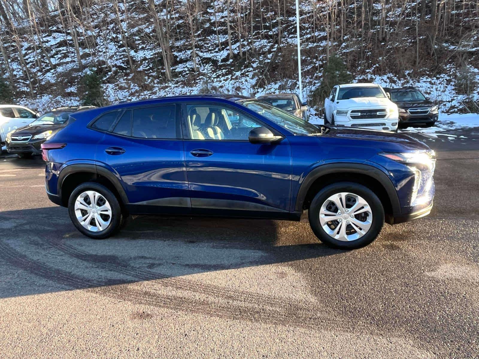 Thumbnail: 2024 Chevrolet Trax - 6