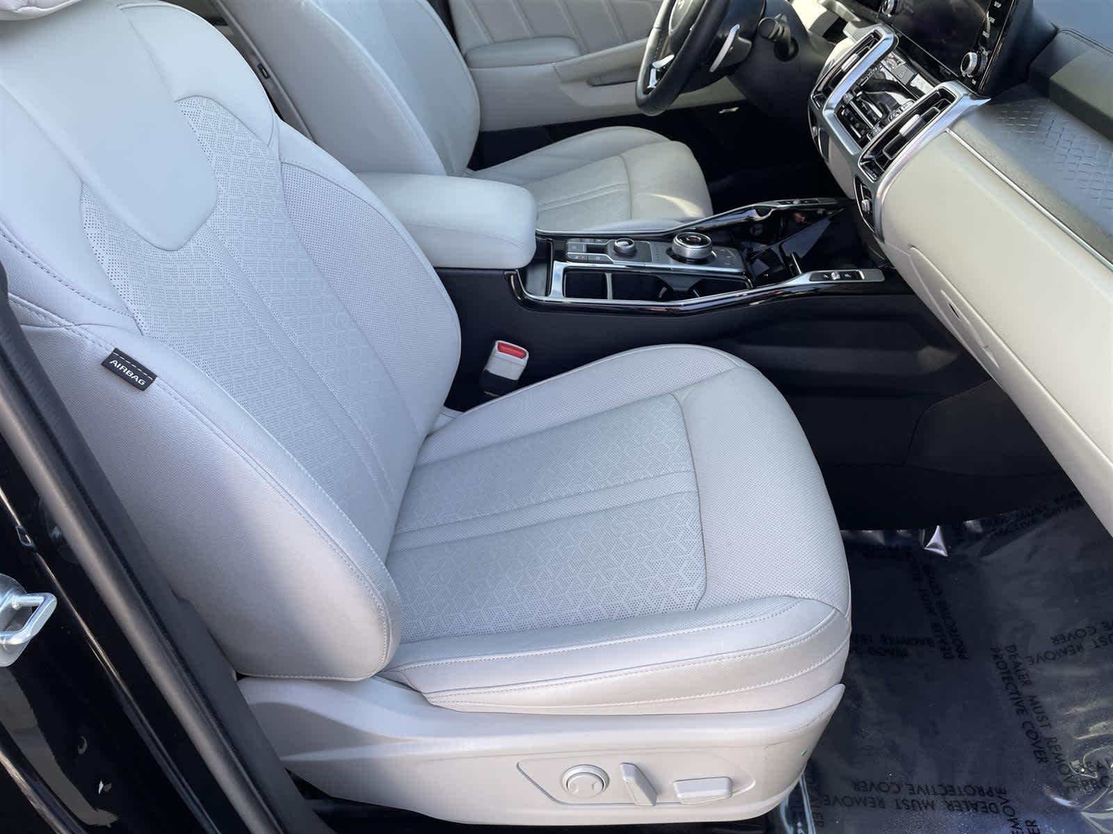 Thumbnail: 2023 Kia Sorento - 19