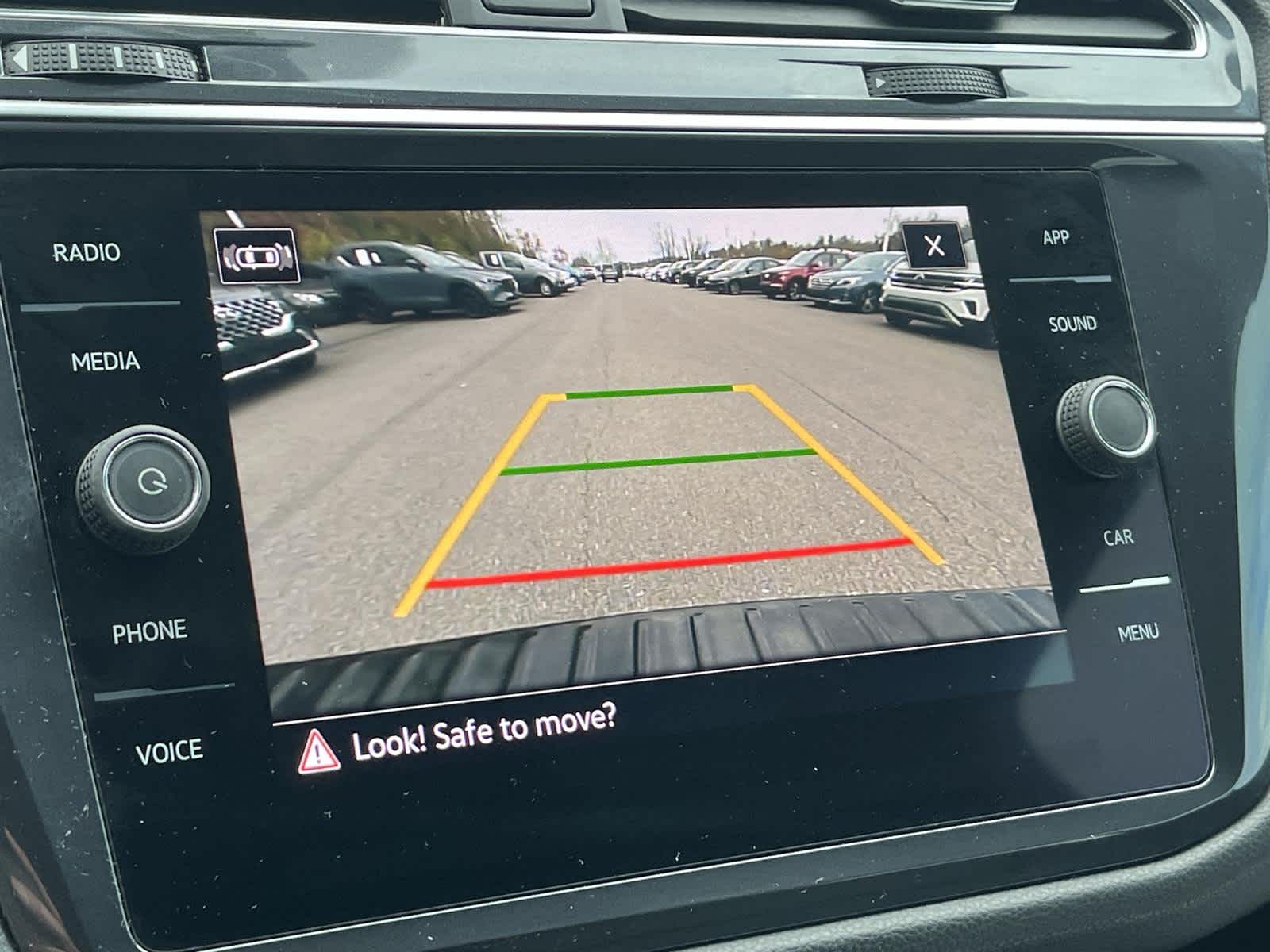 Thumbnail: 2022 Volkswagen Tiguan - 21