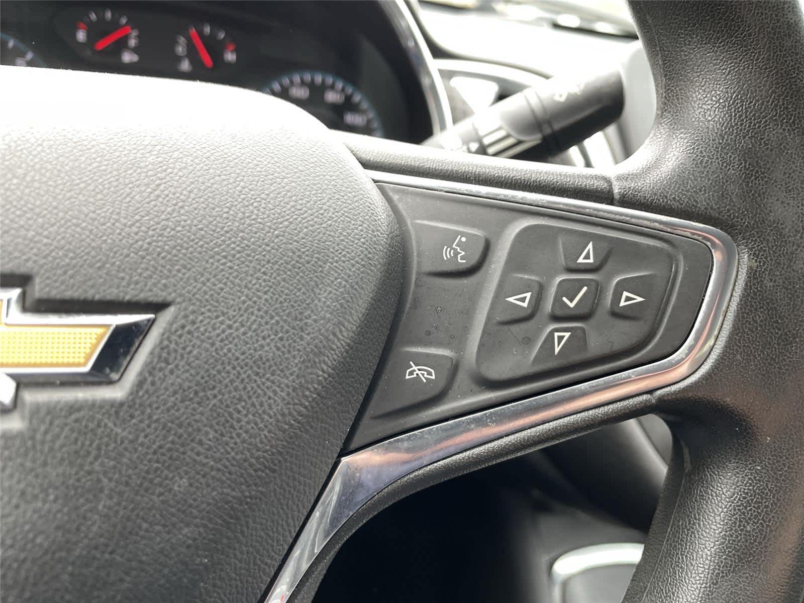 Thumbnail: 2017 Chevrolet Malibu - 19