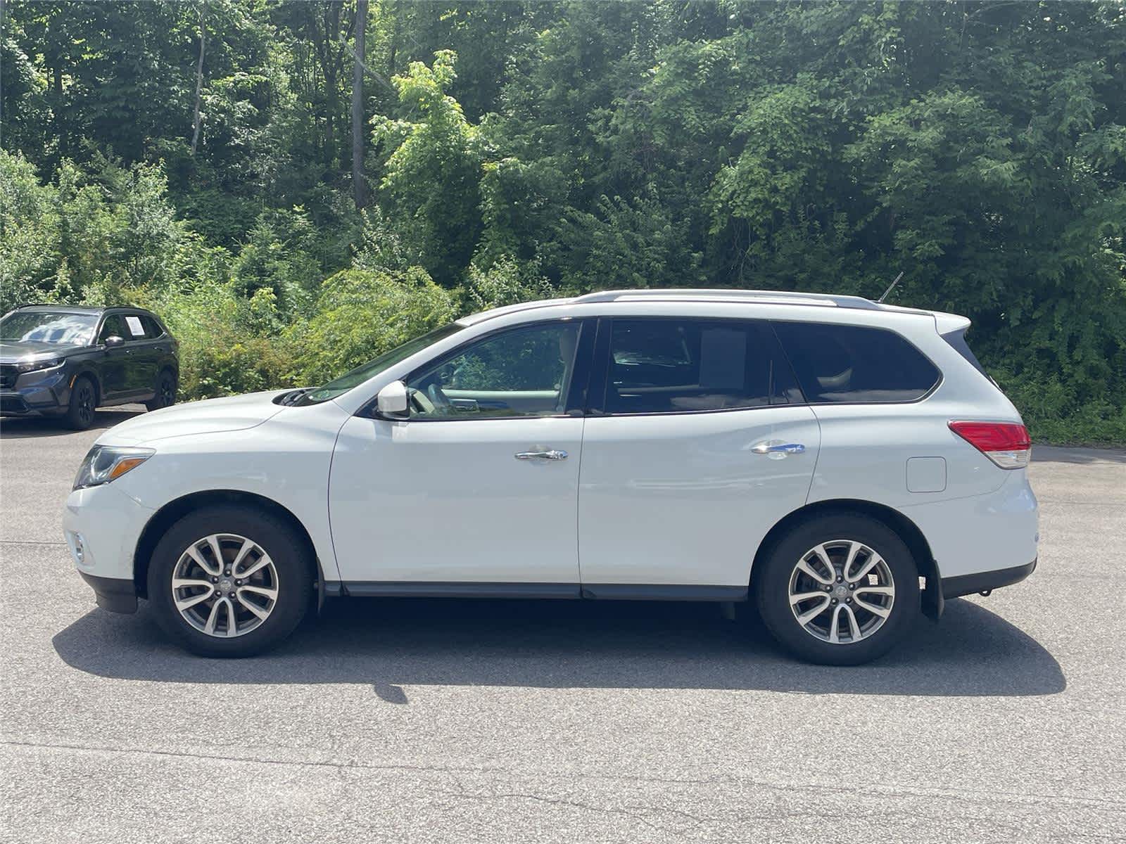 Thumbnail: 2015 Nissan Pathfinder - 2