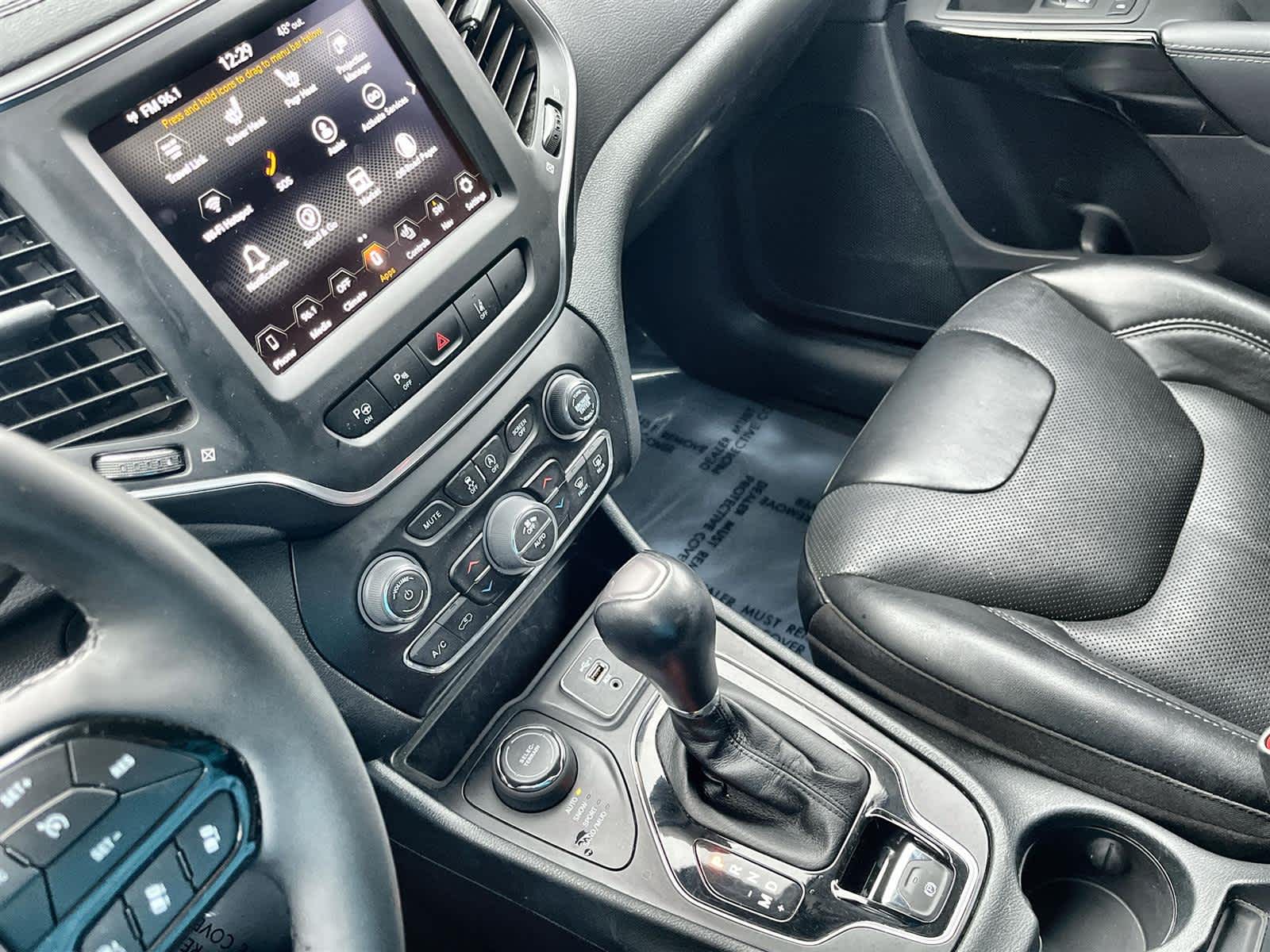 Thumbnail: 2023 Jeep Cherokee - 23