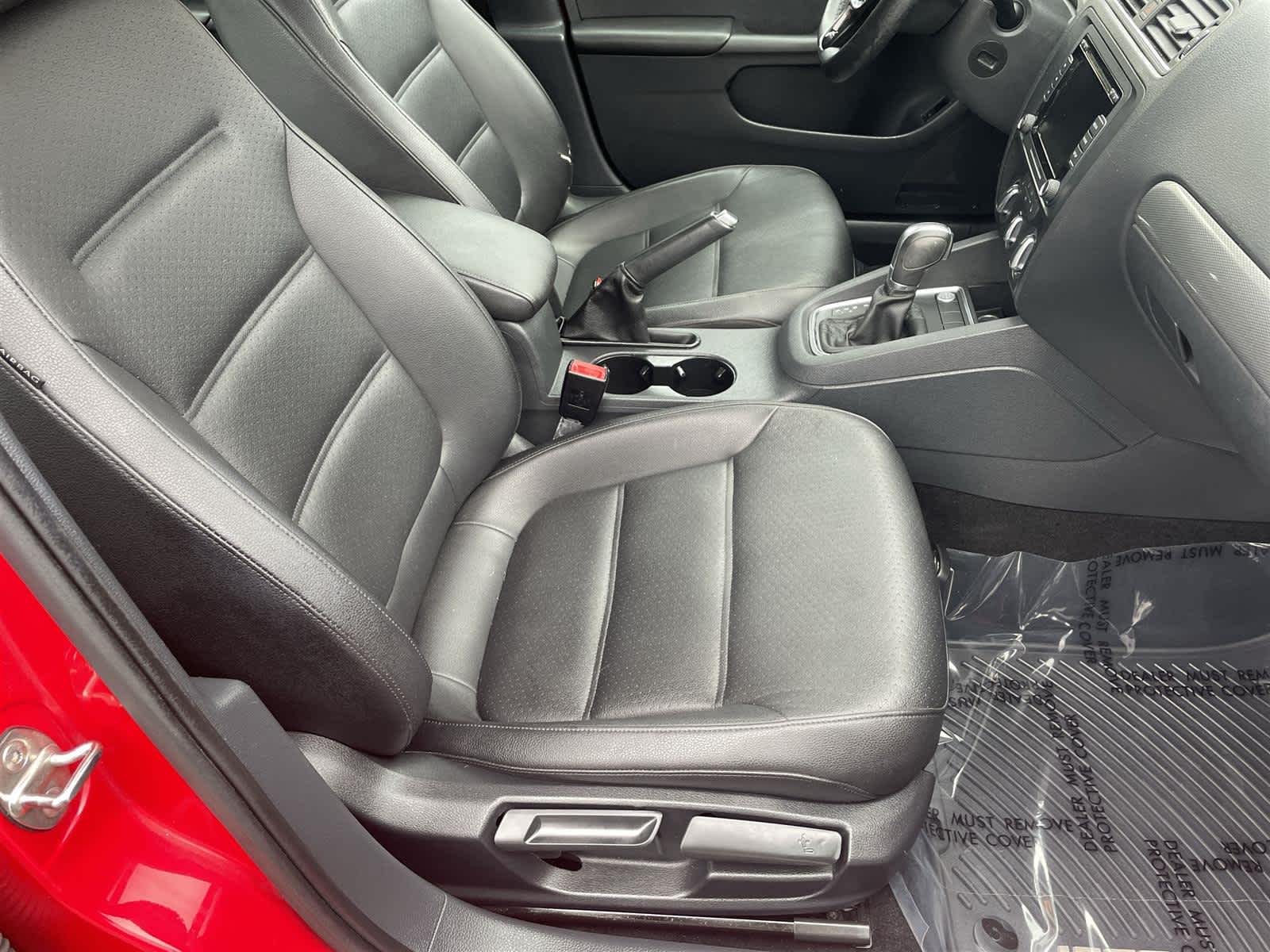 Thumbnail: 2015 Volkswagen Jetta - 18