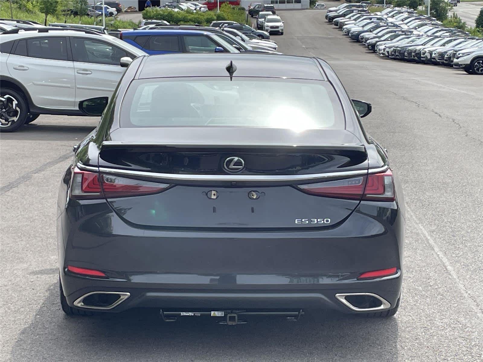 Thumbnail: 2020 Lexus ES - 4