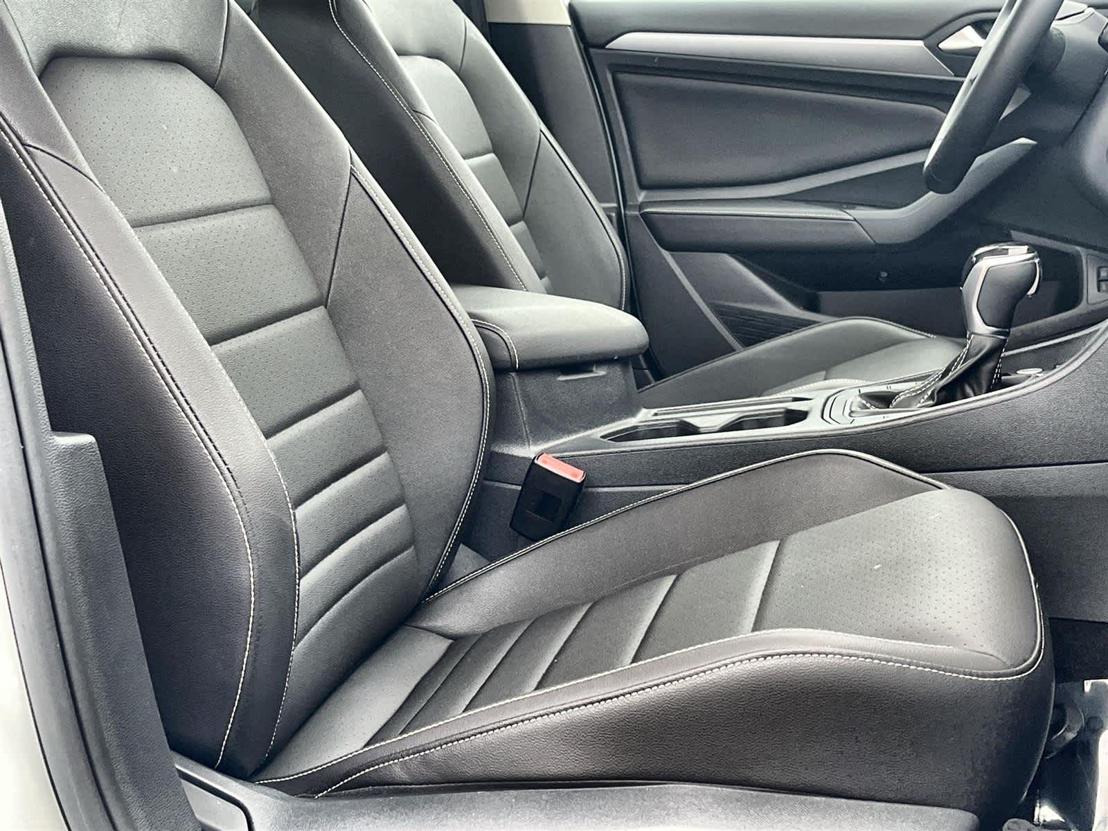 Thumbnail: 2024 Volkswagen Jetta - 18