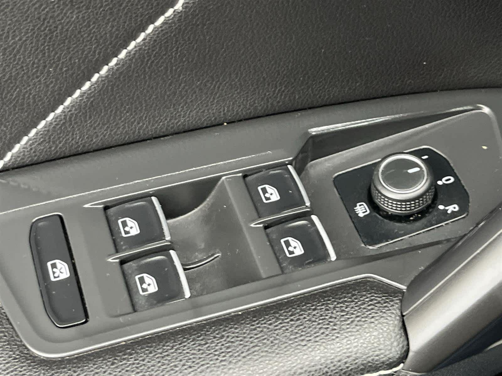 Thumbnail: 2022 Volkswagen Tiguan - 26