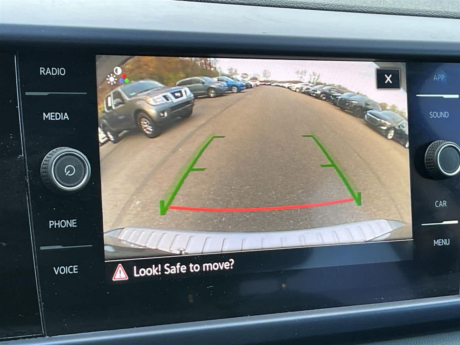 Thumbnail: 2022 Volkswagen Taos - 20