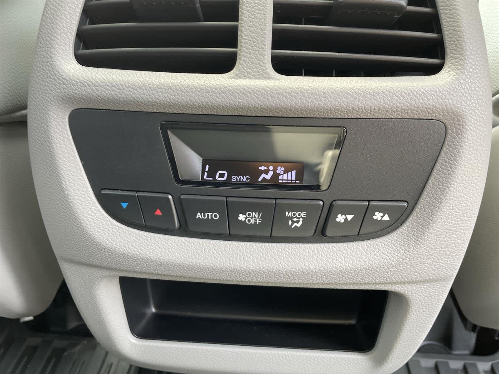 Thumbnail: 2018 Honda Pilot - 20